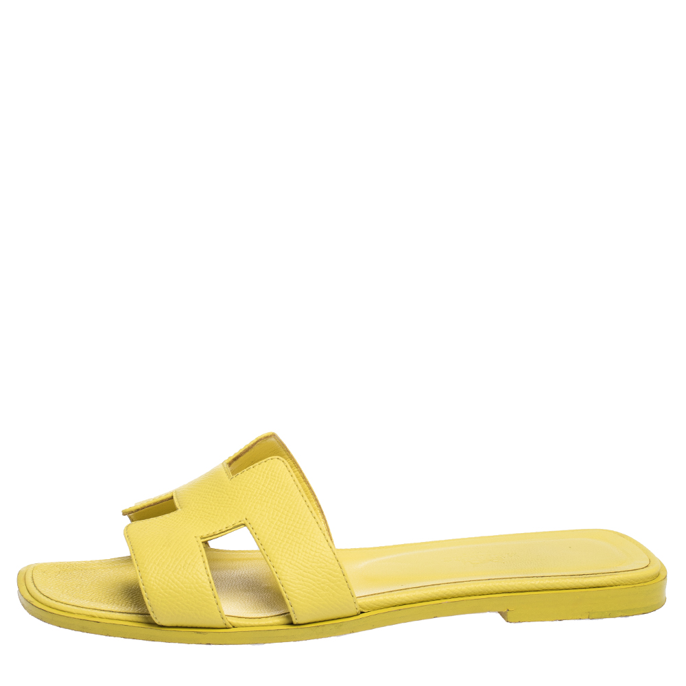

Hermes Yellow Leather Oran Flat Slides Size