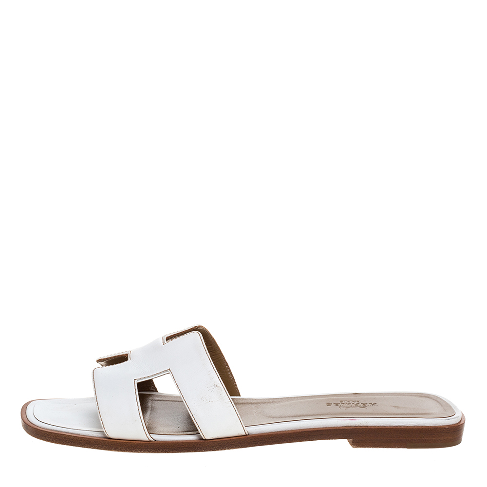

Hermes White Leather Oran Flat Sandals Size