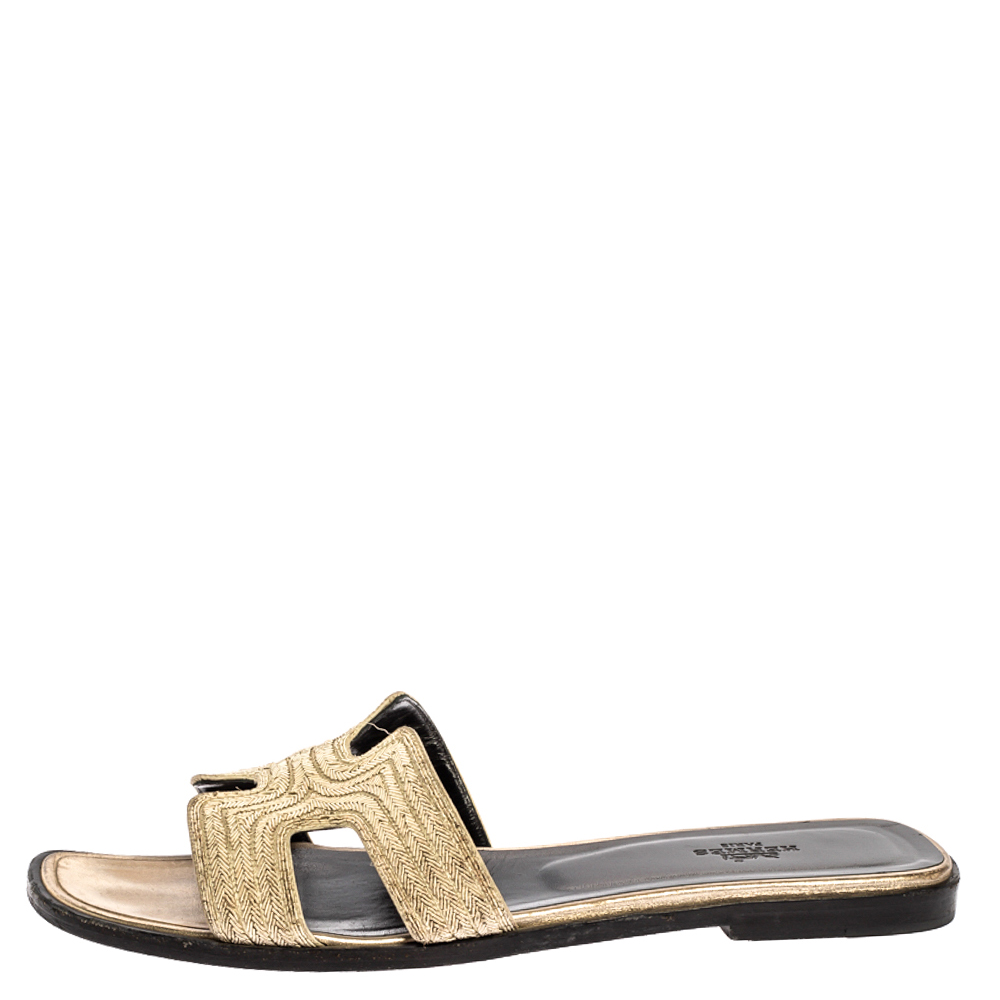 

Hermes Metallic Pale Gold Twisted Metal Thread Oran Sandals Size