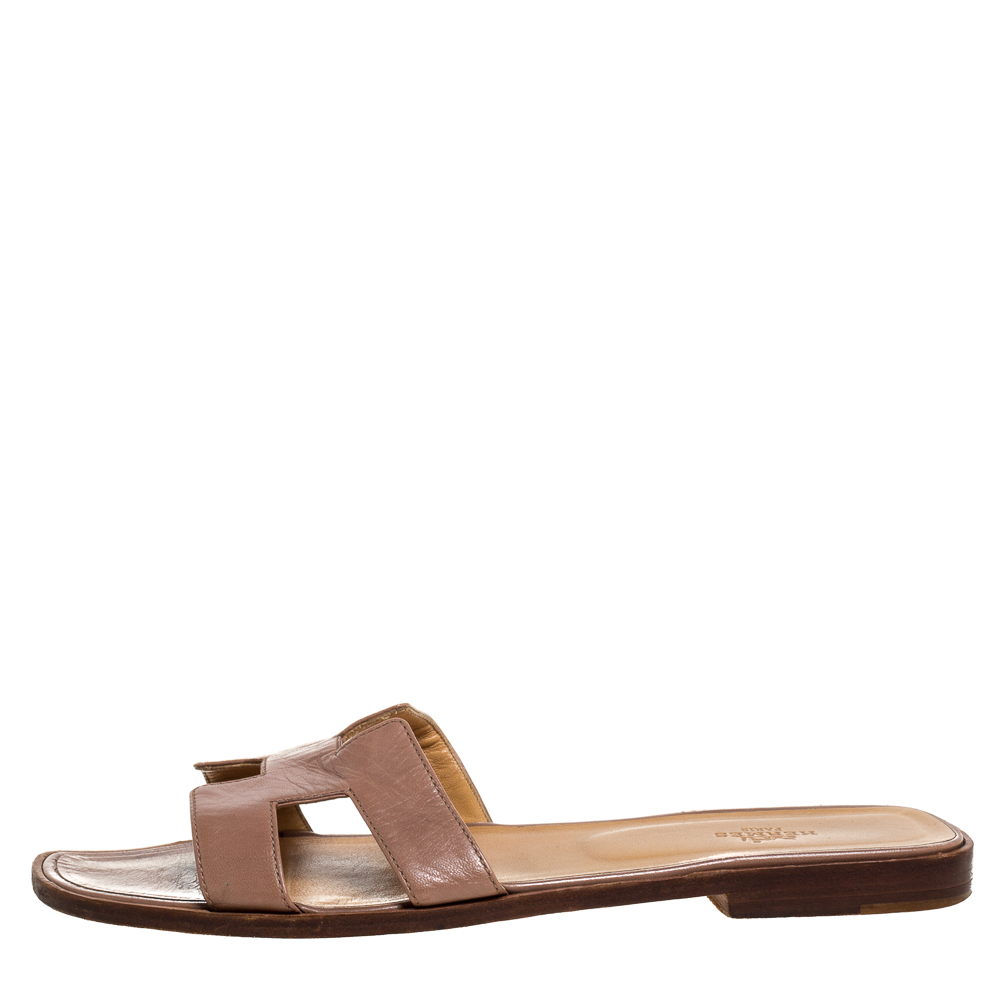 

Hermes Beige Leather Oran Flat Slides Size