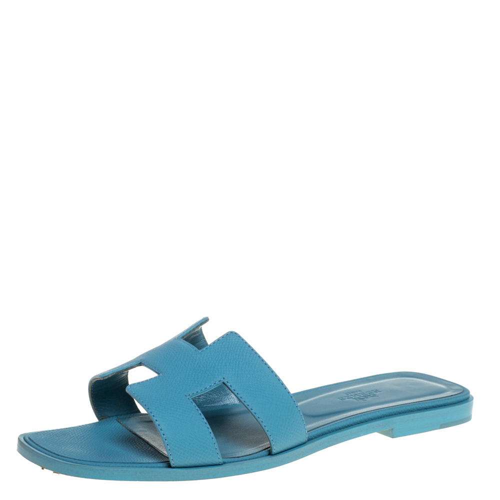 مملوكة مسبقًا Hermes Light Blue Leather Oran Flat Sandals Size 40