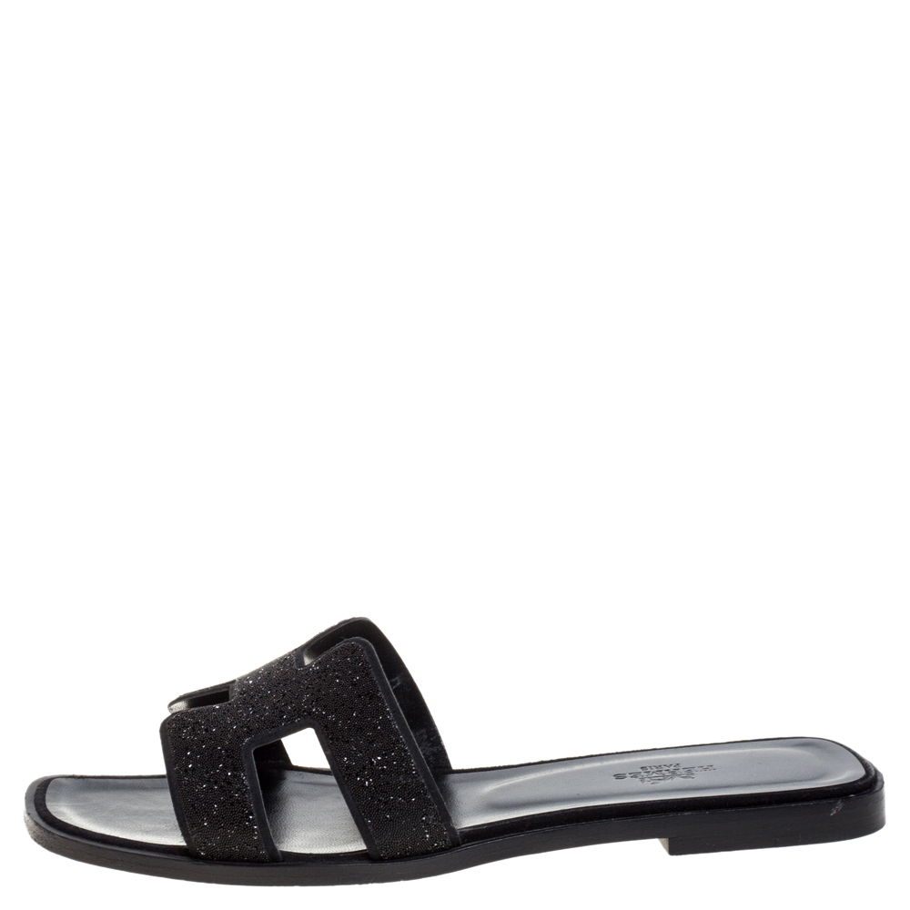 

Hermes Black Glitter Leather Oran Flat Slides Size