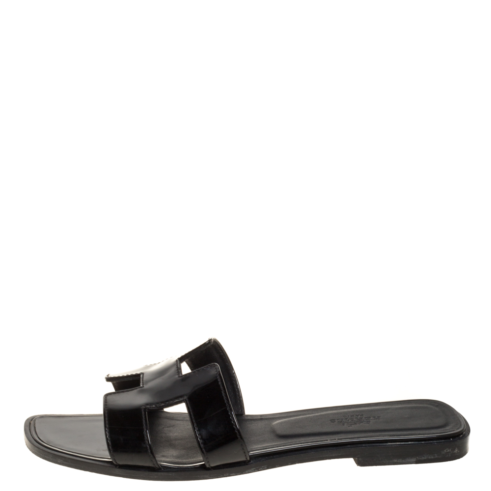 

Hermes Black Patent Leather Oran Flats Size