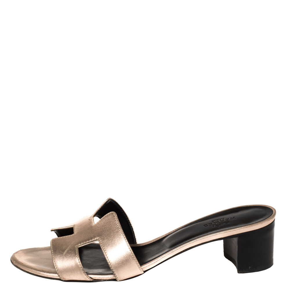 

Hermes Metallic Rose Gold Leather Oasis Sandals Size