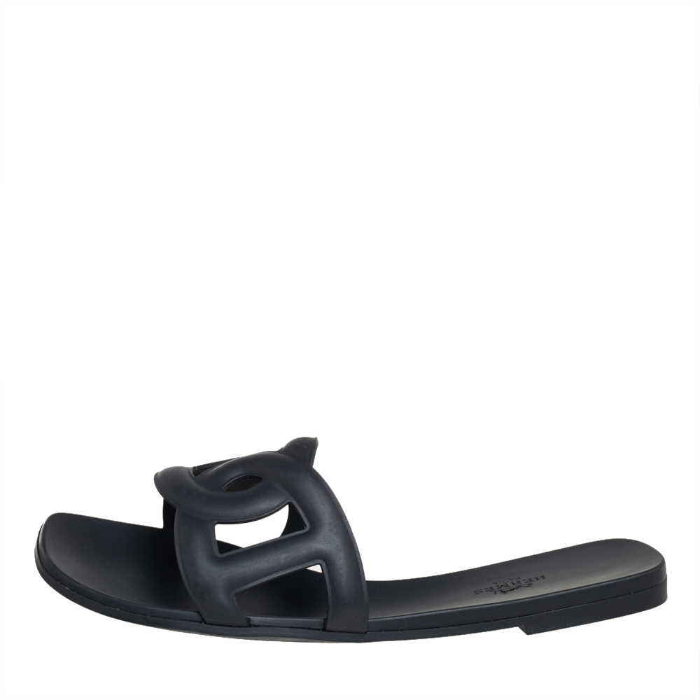 

Hermes Black Rubber Aloha Flat Slides Size