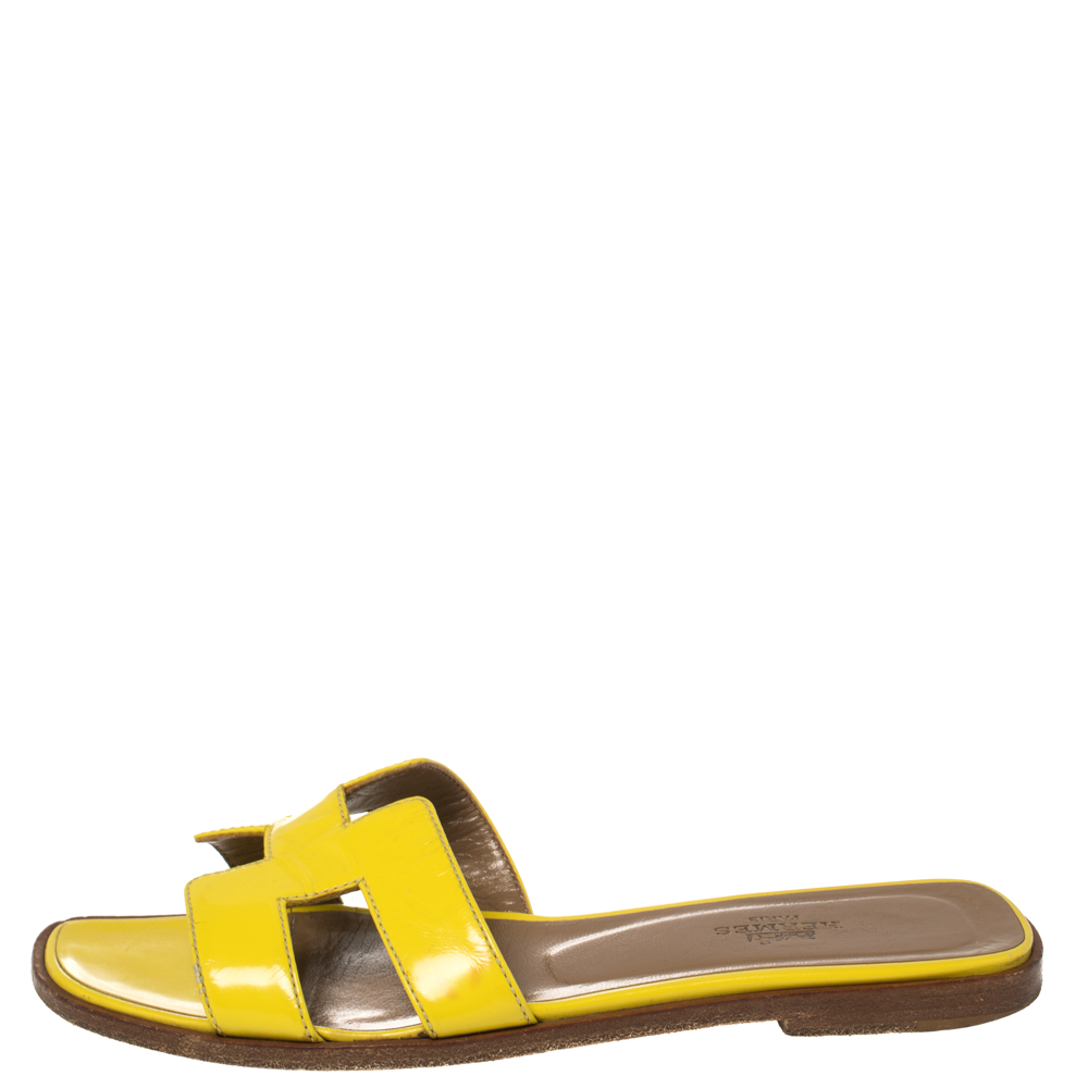 

Hermes Yellow Patent Leather Oran Sandals Size