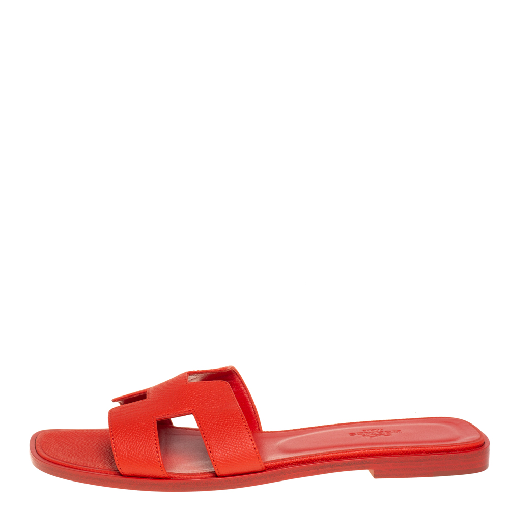 

Hermes Red Leather Oran Flat Slides Size