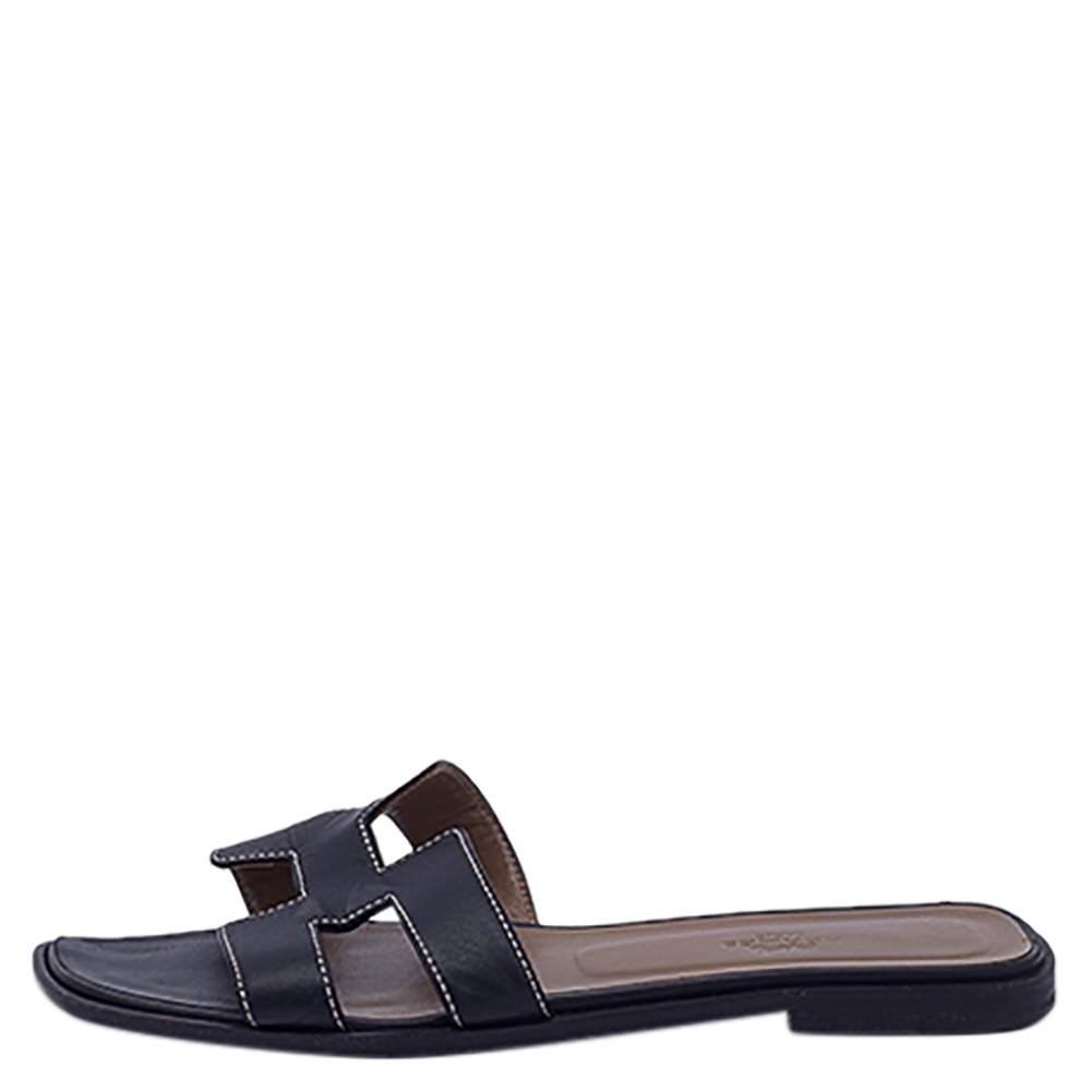 

Hermes Black Leather Oran Flat Slides Size EU