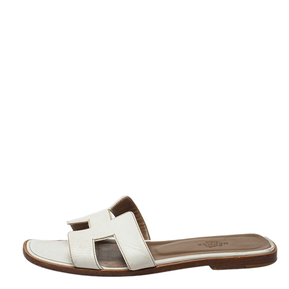 

Hermes White Leather Oran Flats Sandals Size