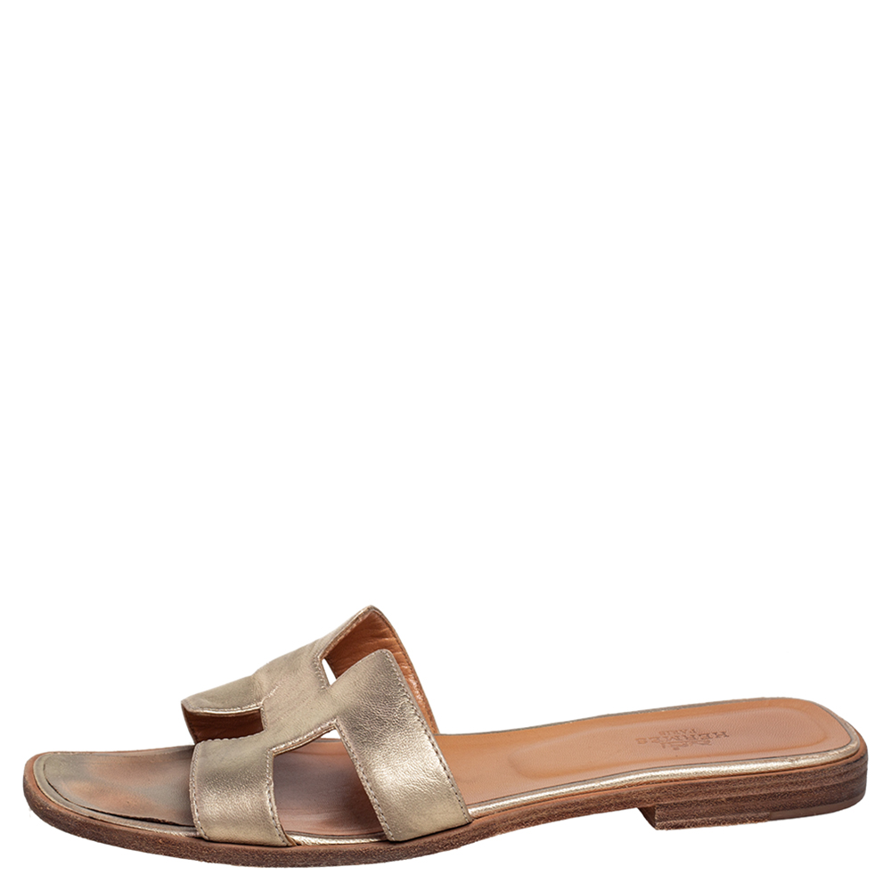 

Hermès Gold Leather Oran Flat Sandals Size
