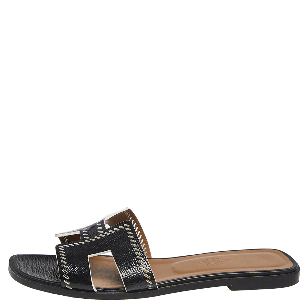 

Hermes Black Textured Leather Cut Out Detail Oran Sandals Size