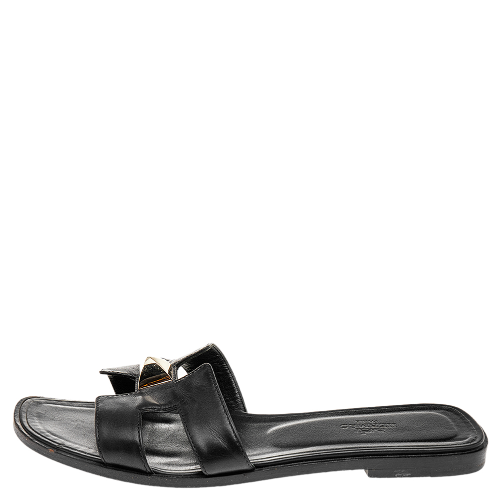 

Hermes Black Leather Medor Pyramid Oran Flat Slides Size