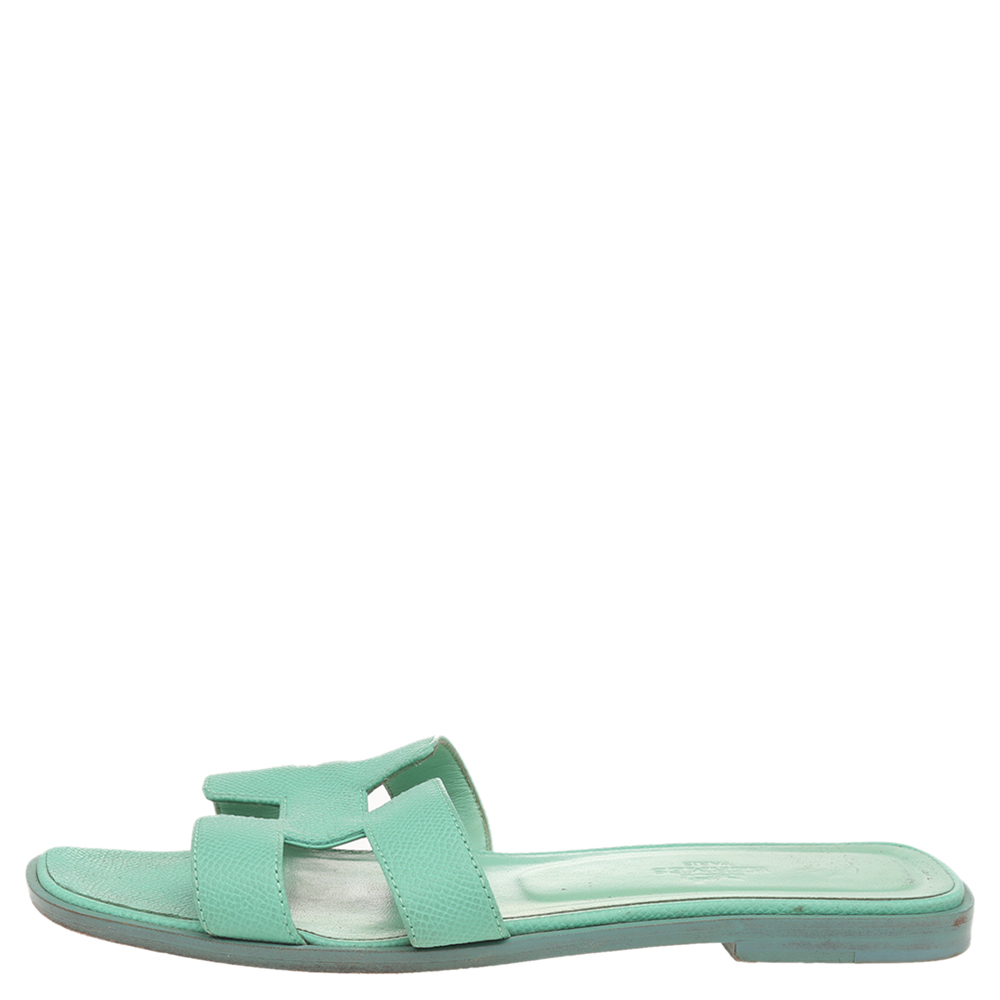 

Hermes Green Leather Oran Flat Slides Size