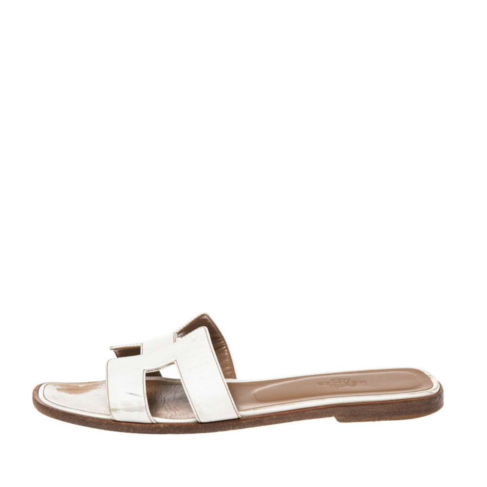 

Hermes White Leather Oran Flats Sandals Size