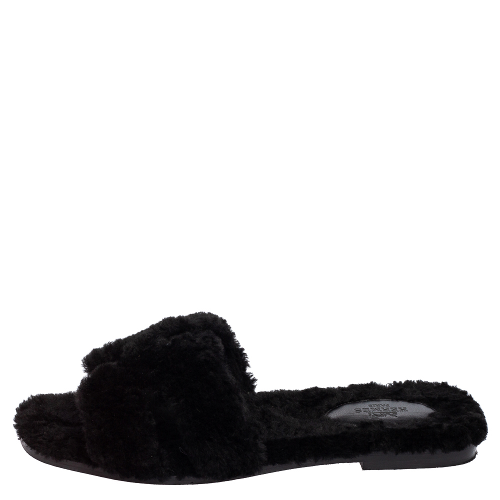 

Hermes Black Wool Fur Oran Flat Sandals Size