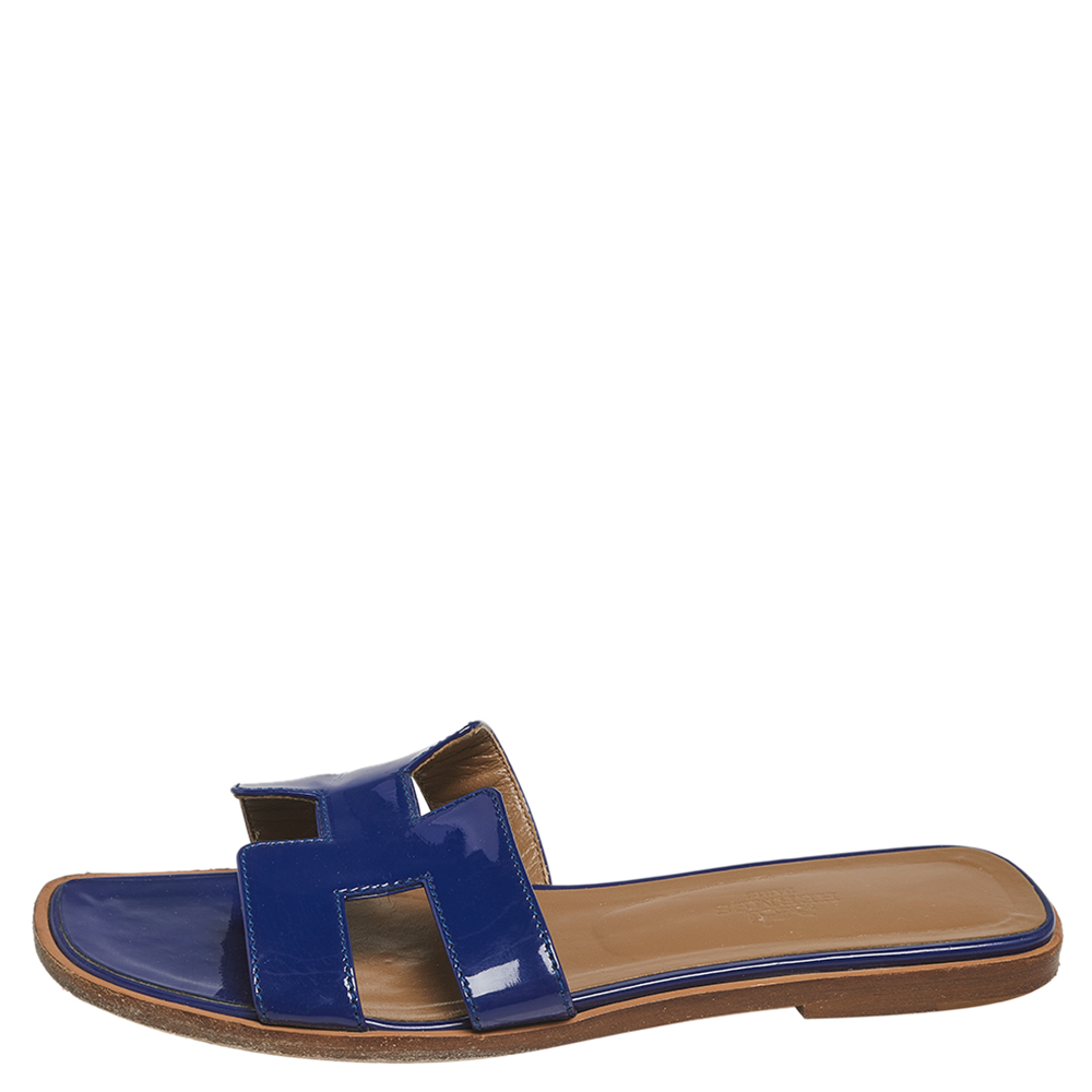 

Hermés Blue Patent Leather Oran Slide Sandals Size