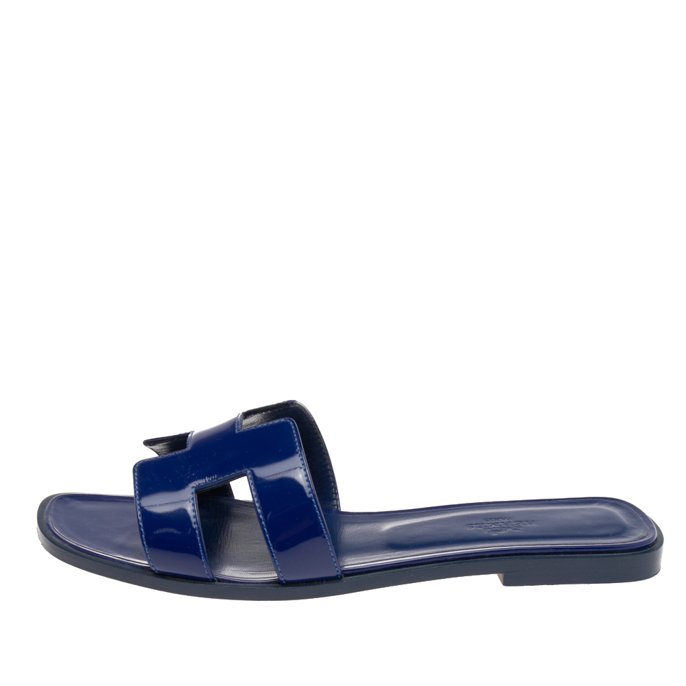 

Hermés Blue Patent Leather Oran Slide Sandals Size