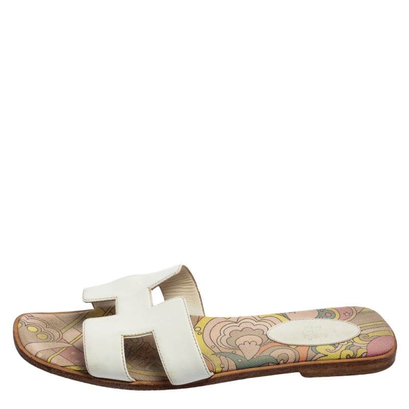 

Hermes White Leather Oran Flat Slides Size