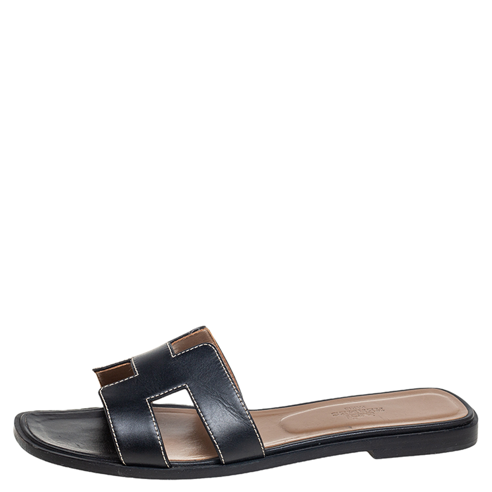 

Hermes Black Leather Oran Flat Slides Size