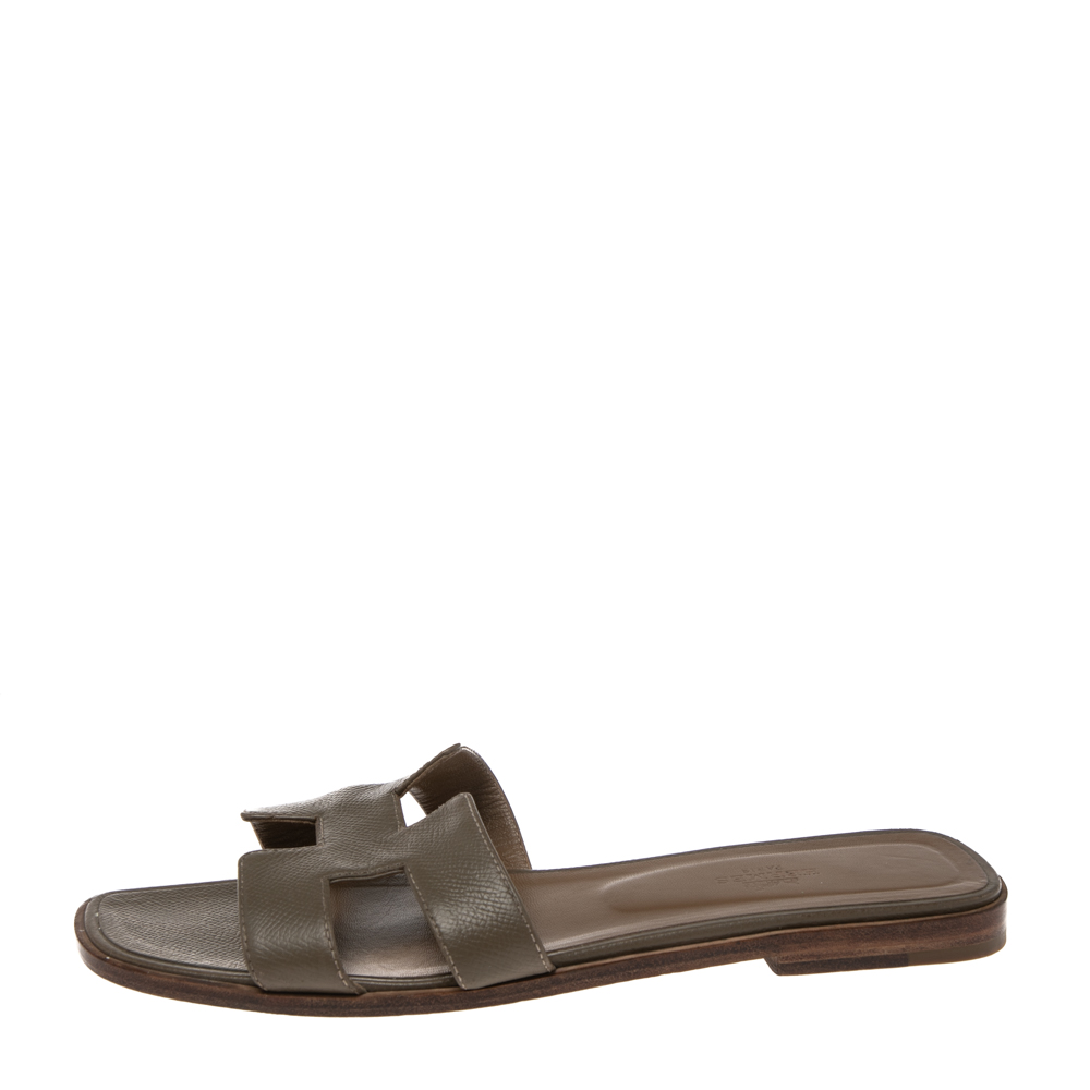 

Hermes Olive Green Leather Oran Flat Sandals