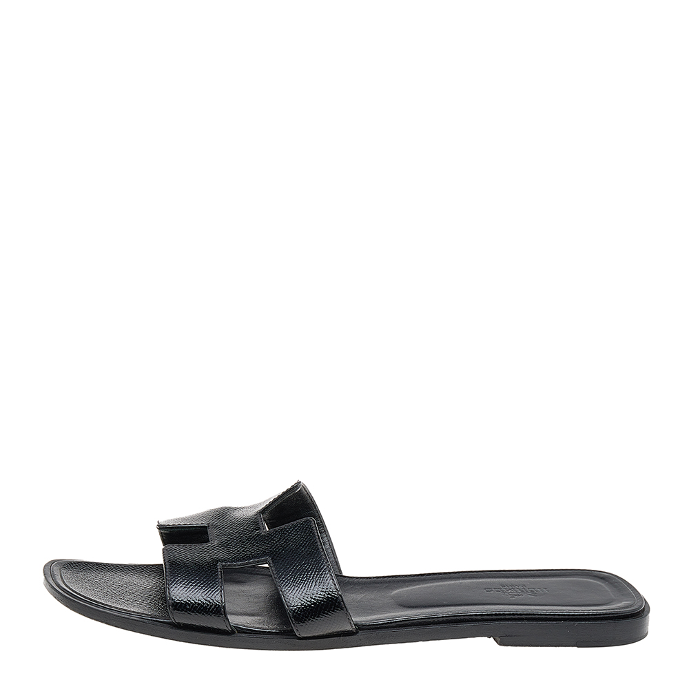 

Hermes Black Patent Leather Oran Flat Sandals Size