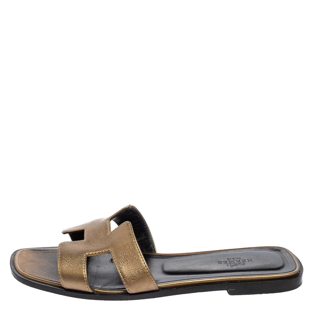 

Hermes Gold Leather Oran Flat Sandals Size