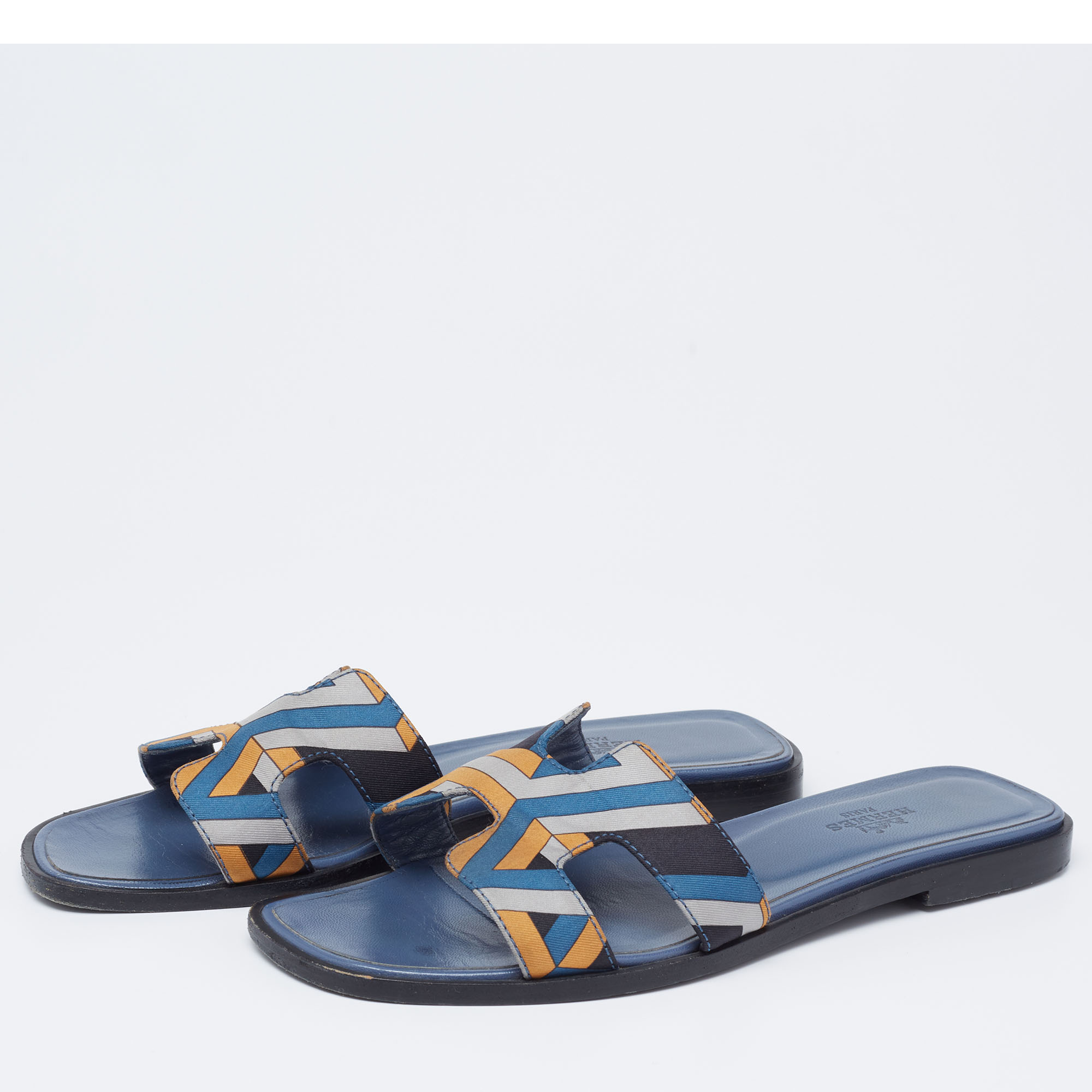 

Hermès Multicolor Canvas Oran Flat Sandals Size