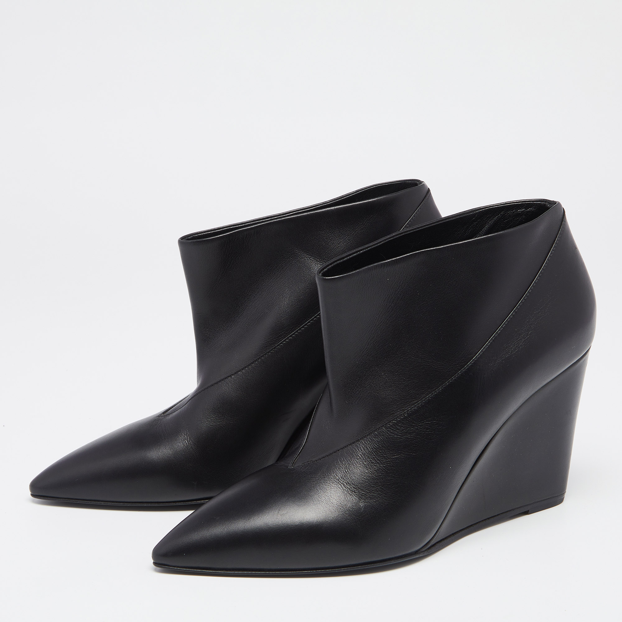 

Hermes Black Leather Pointed Toe Wedge Ankle Booties Size