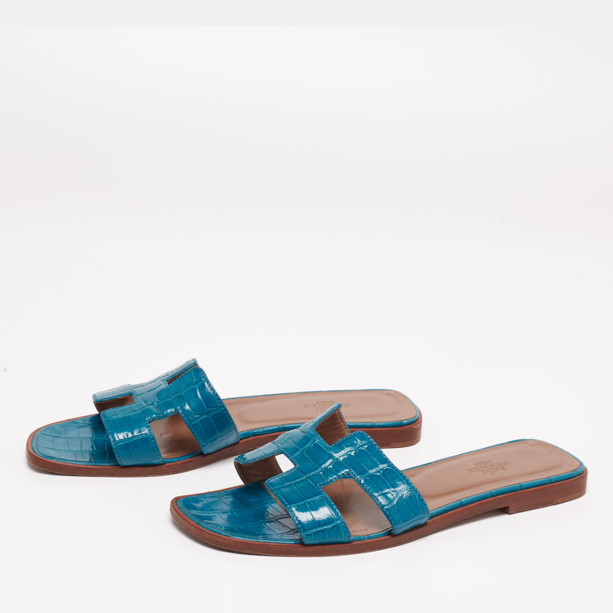 

Hermes Turquoise Blue Croc Embossed Leather Oran Sandals Size