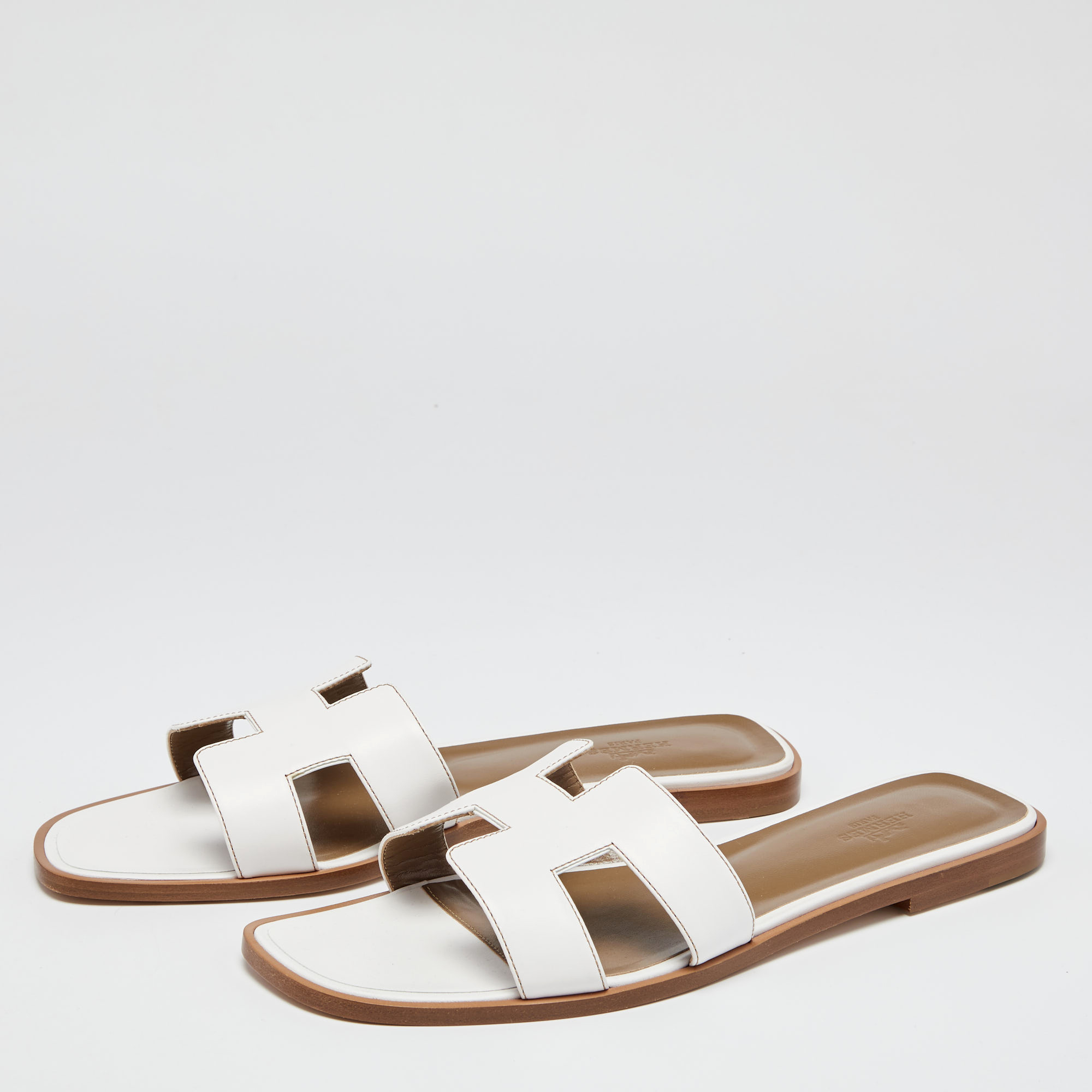 

Hermes White Leather Oran Flat Slide Sandals Size