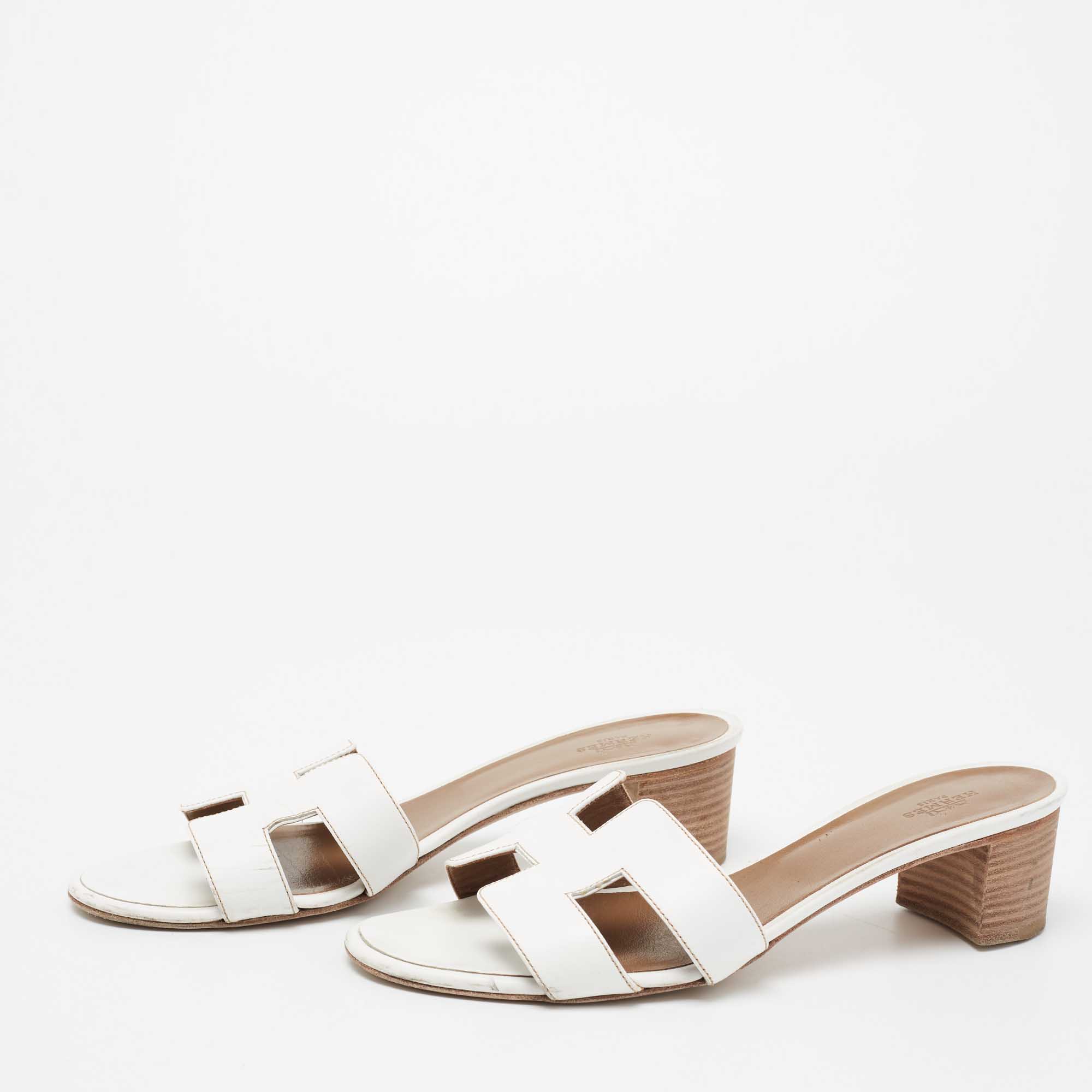 

Hermès White Leather Oasis Sandals Size