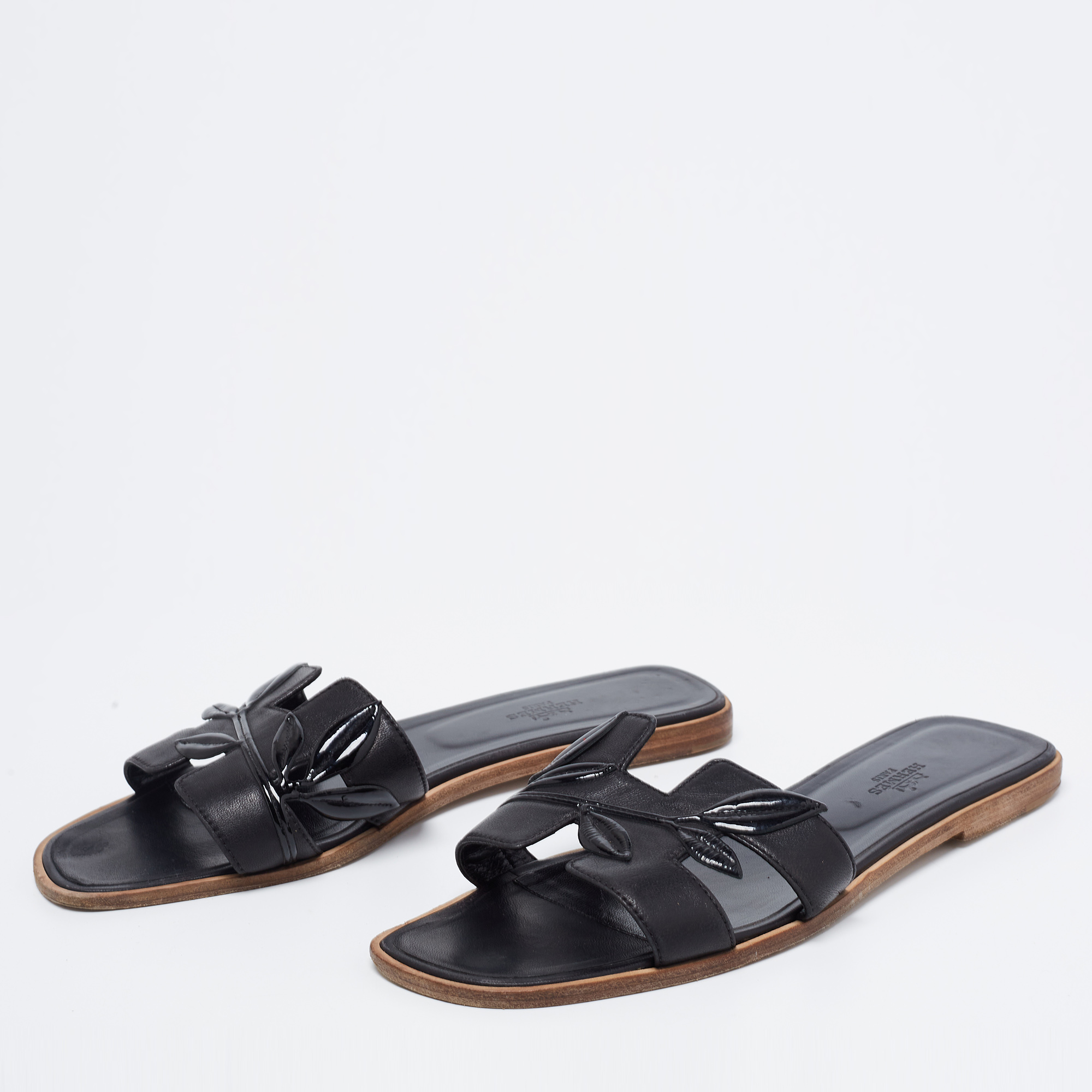 

Hermes Black Leather Oran Laurier Flat Slide Sandals Size