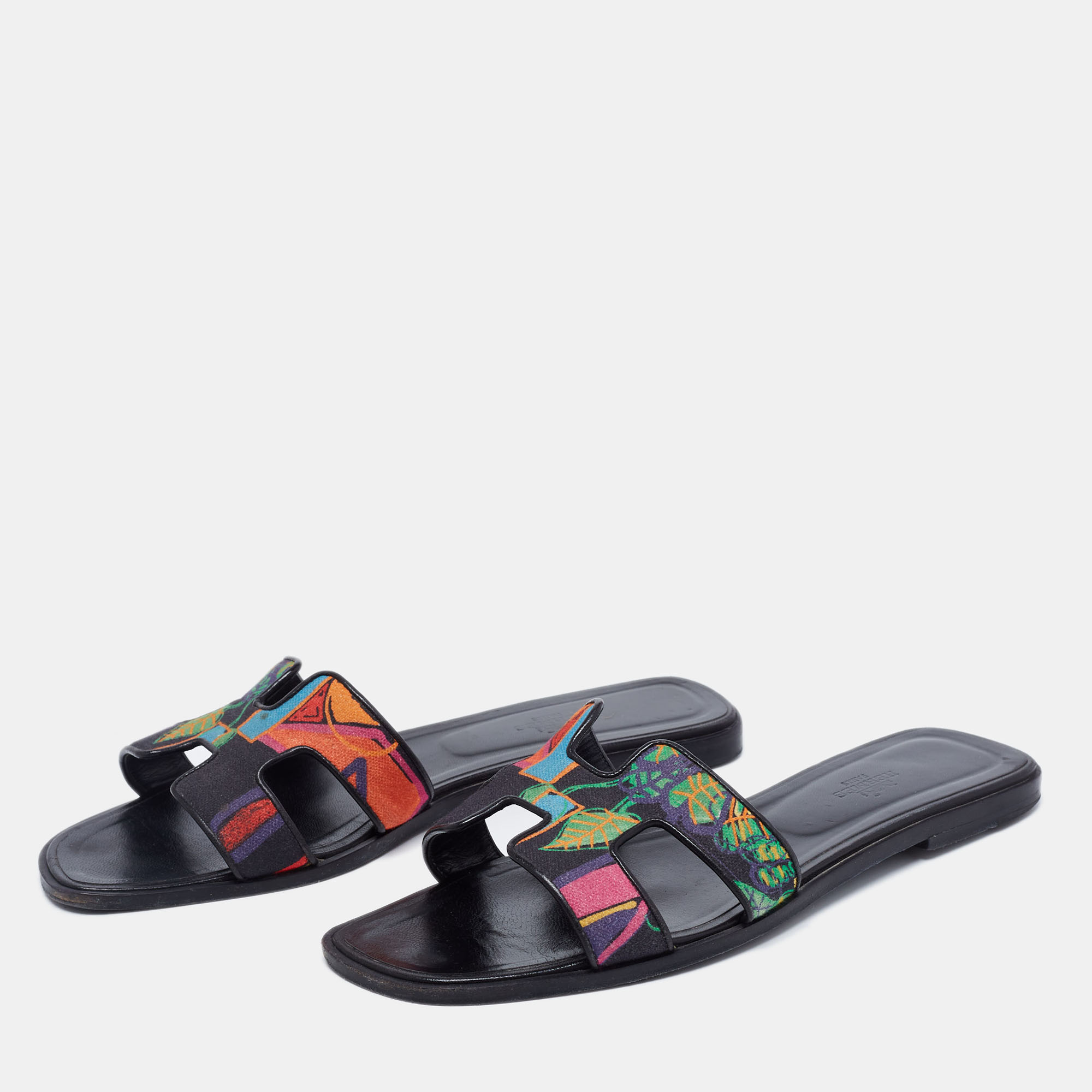 

Hermes Multicolor Modernisme Tropical Print Canvas Oran Flat Slides Size