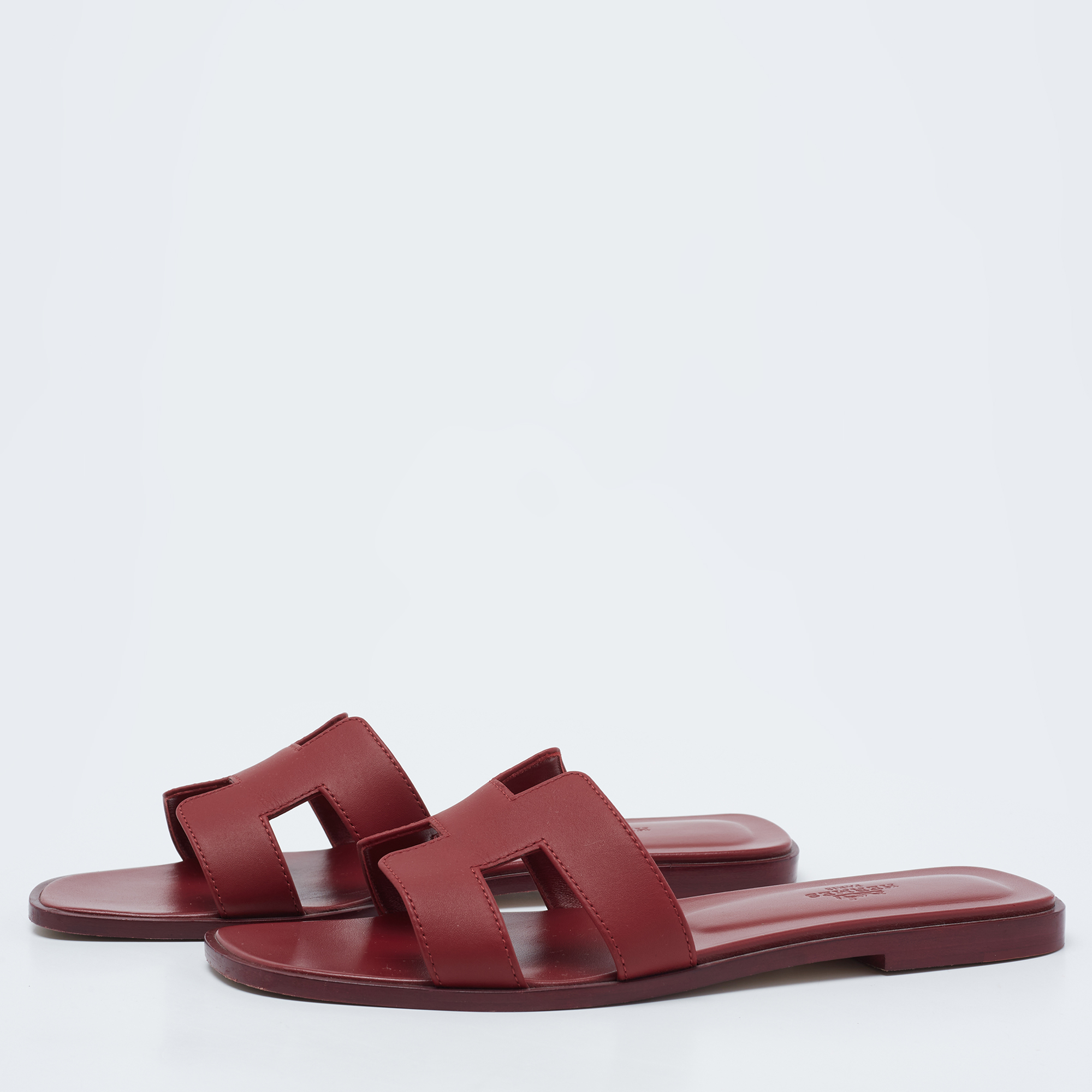 

Hermes Burgundy Leather Oran Flat Slides Size