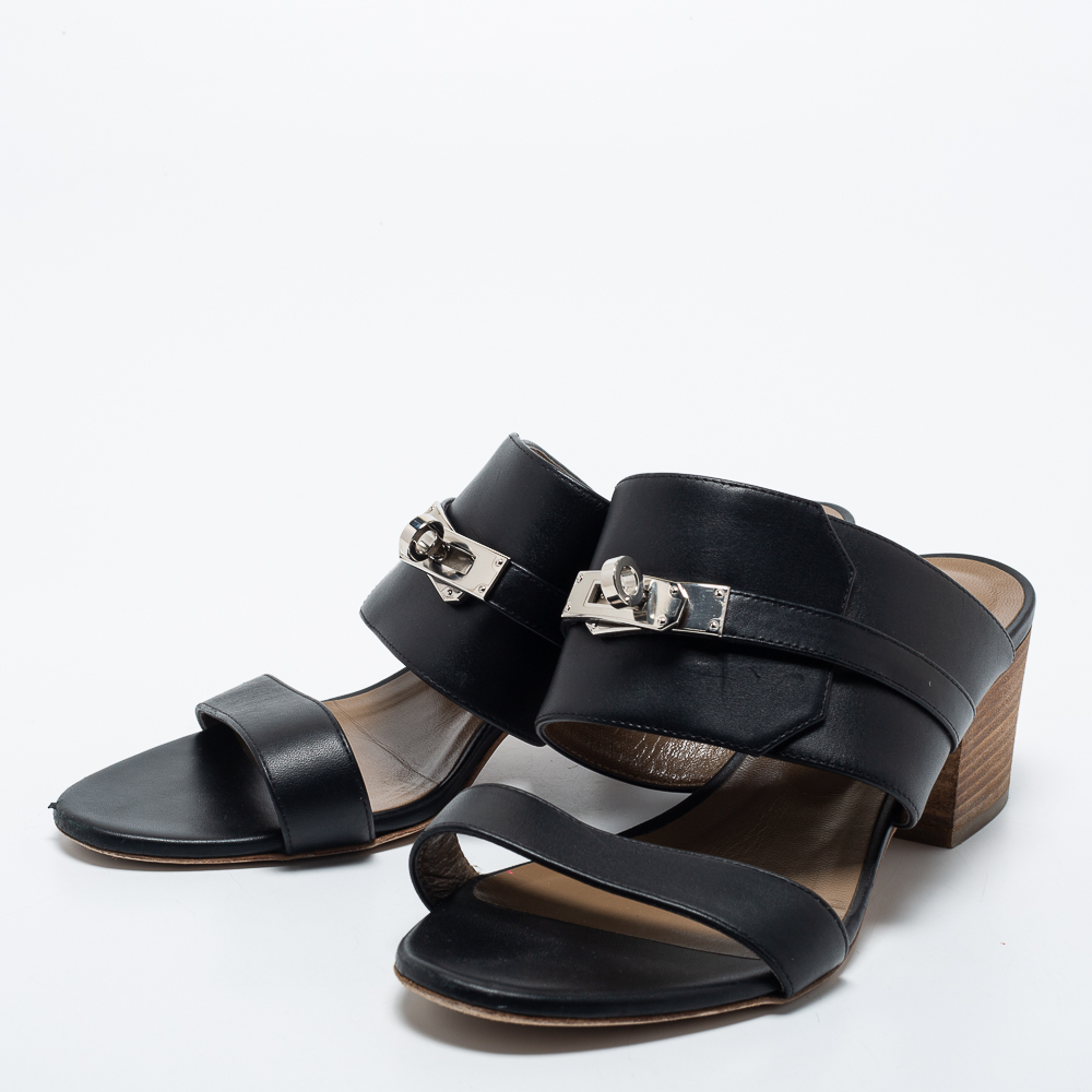 

Hermes Black Leather Ovation Sandals Size