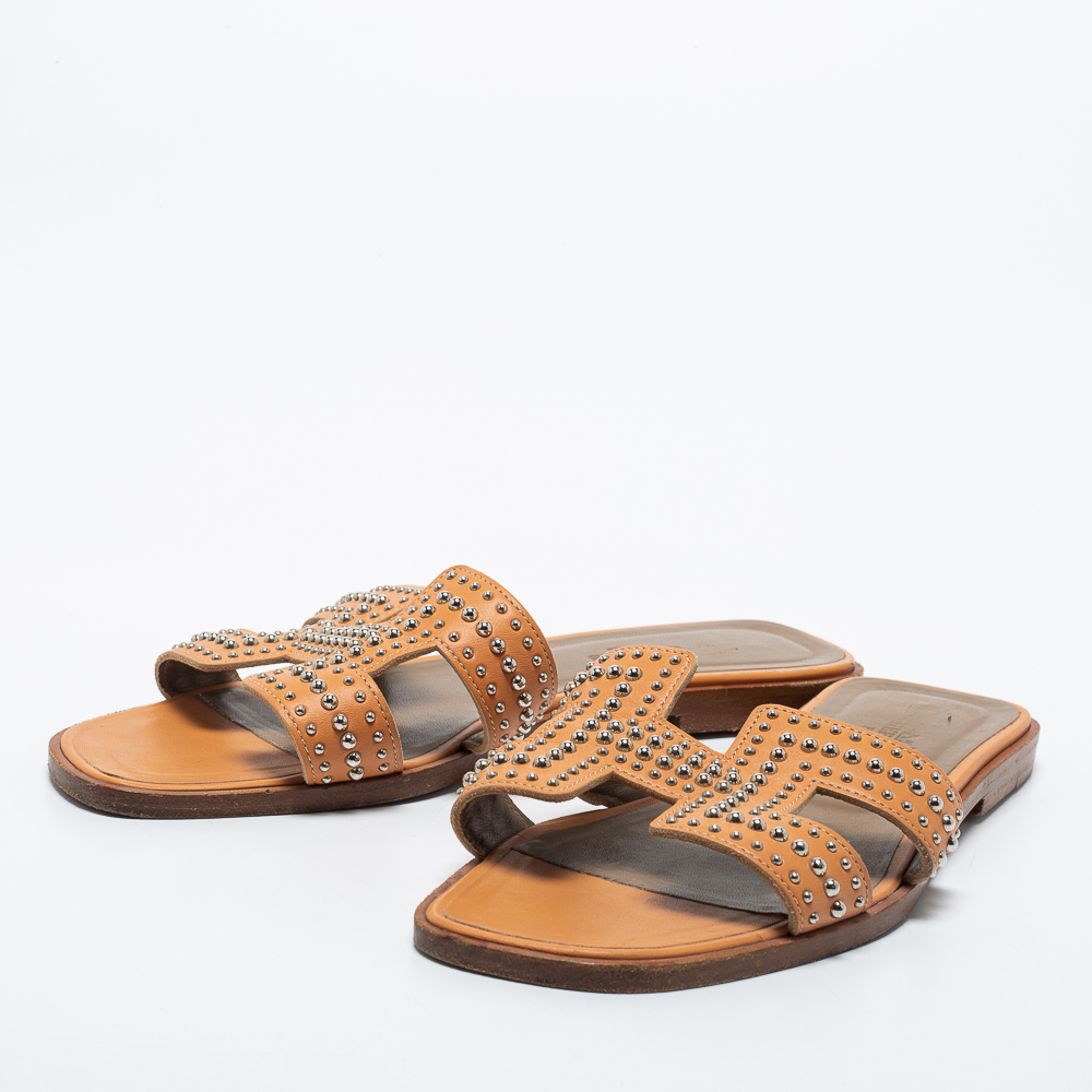 

Hermes Orange Leather Oran Studded Flat Slides Size