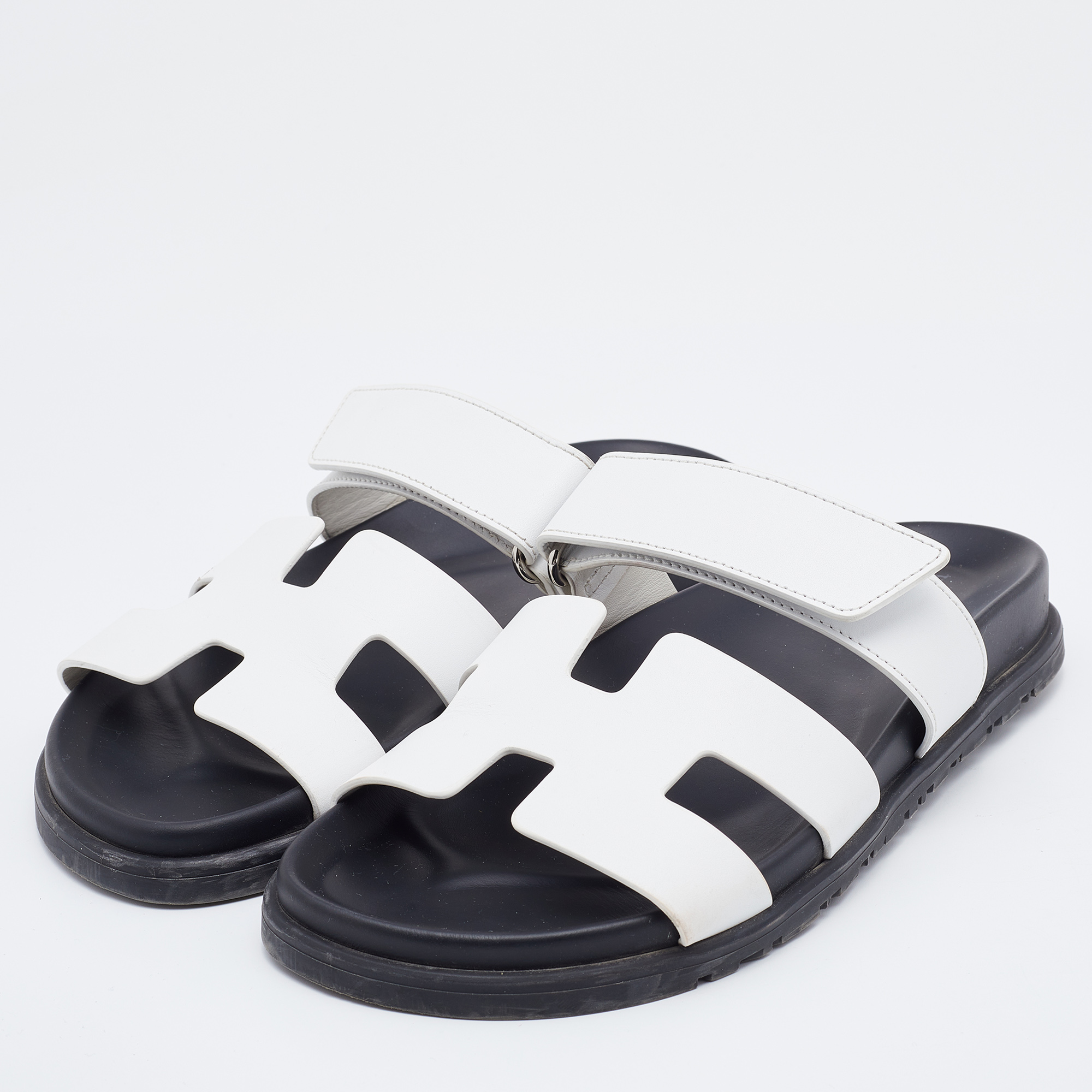 

Hermes White Leather Chypre Flat Slides Size