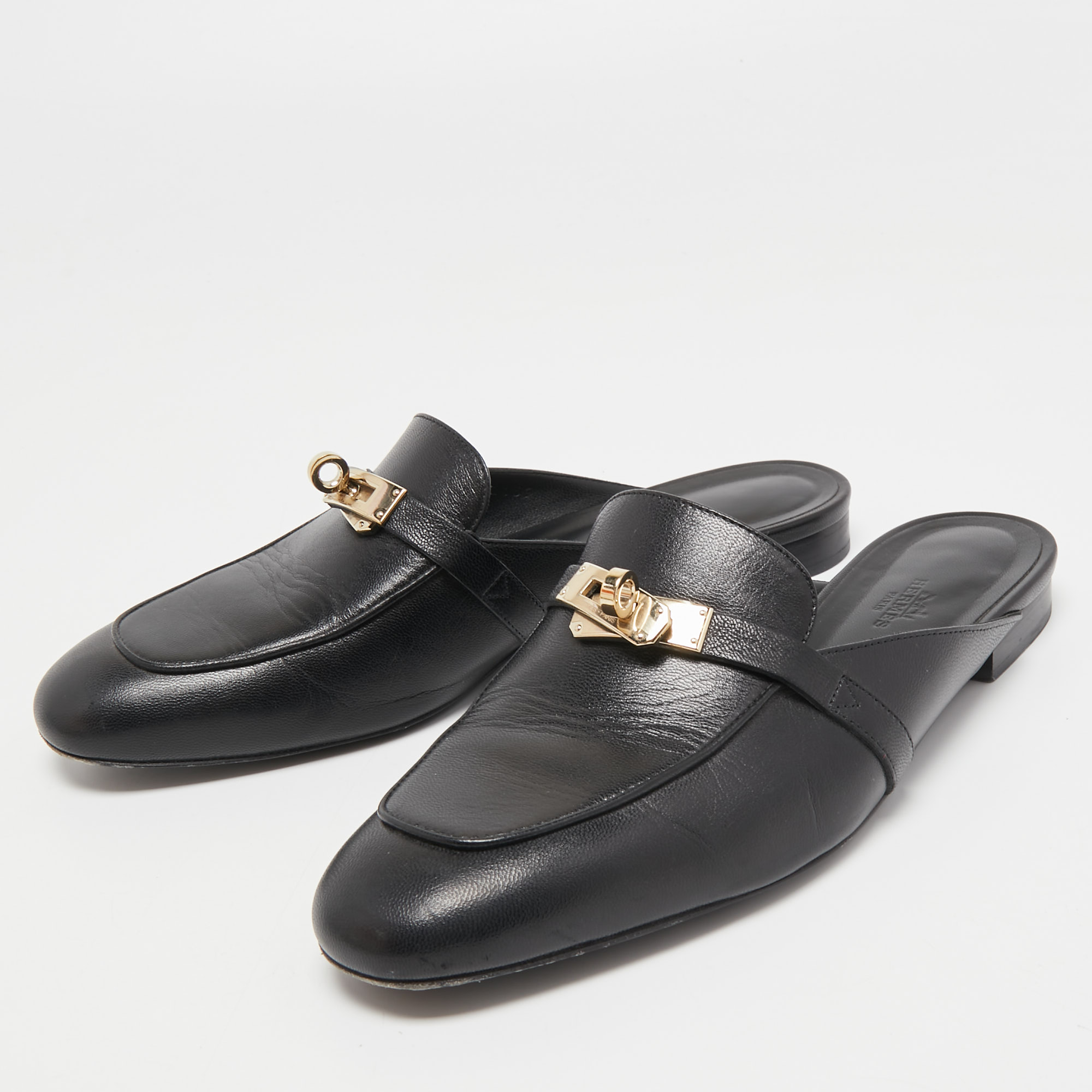 

Hermes Black Leather Oz Mules Size