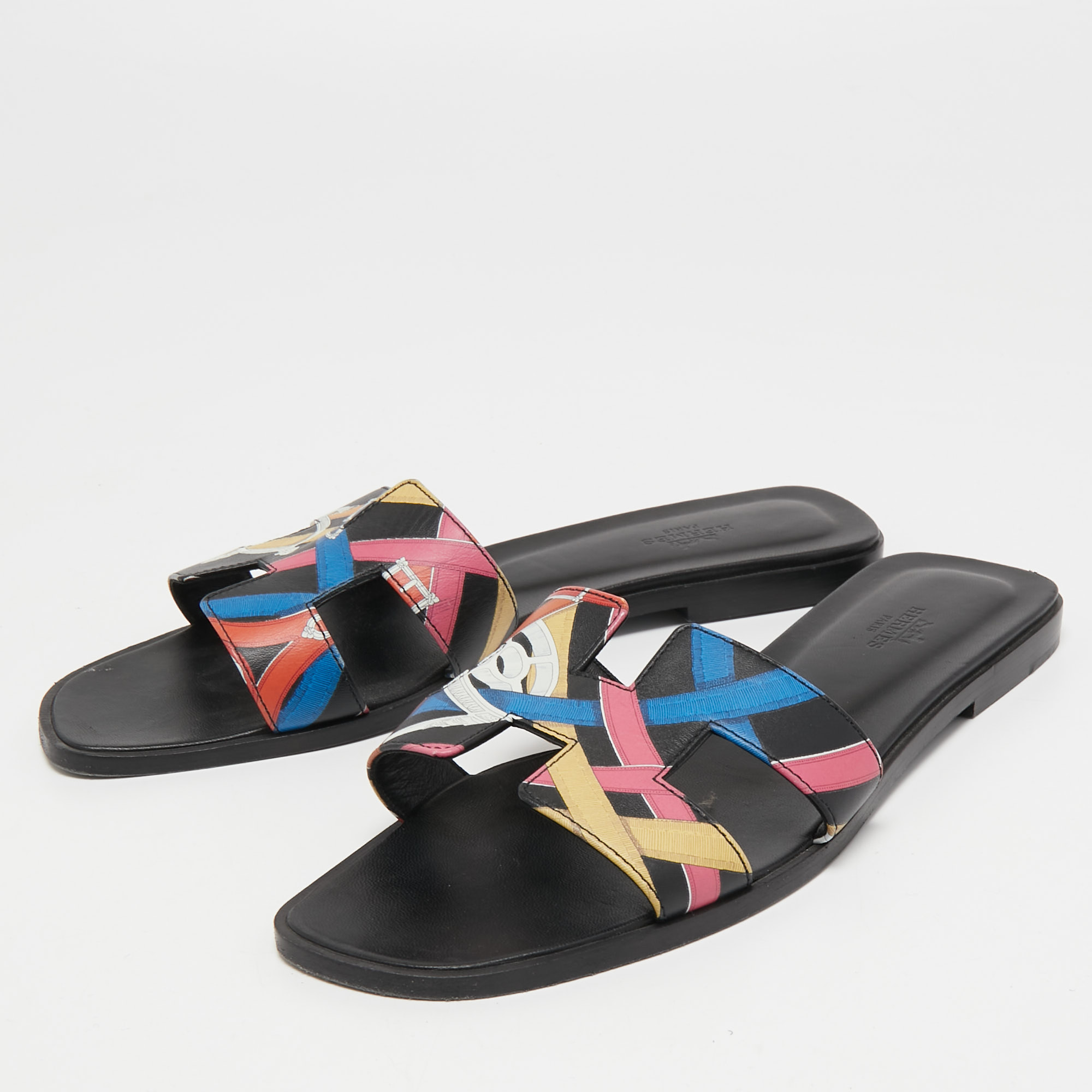 

Hermes Multicolor Printed Leather Oran Flat Slides Size