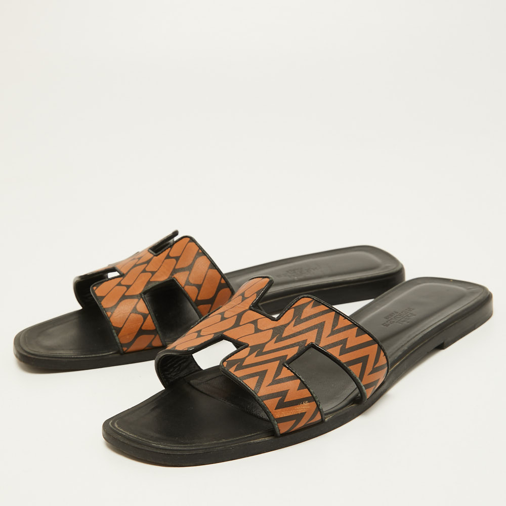 

Hermes Brown/Black Leather Oran Flat Slides Size
