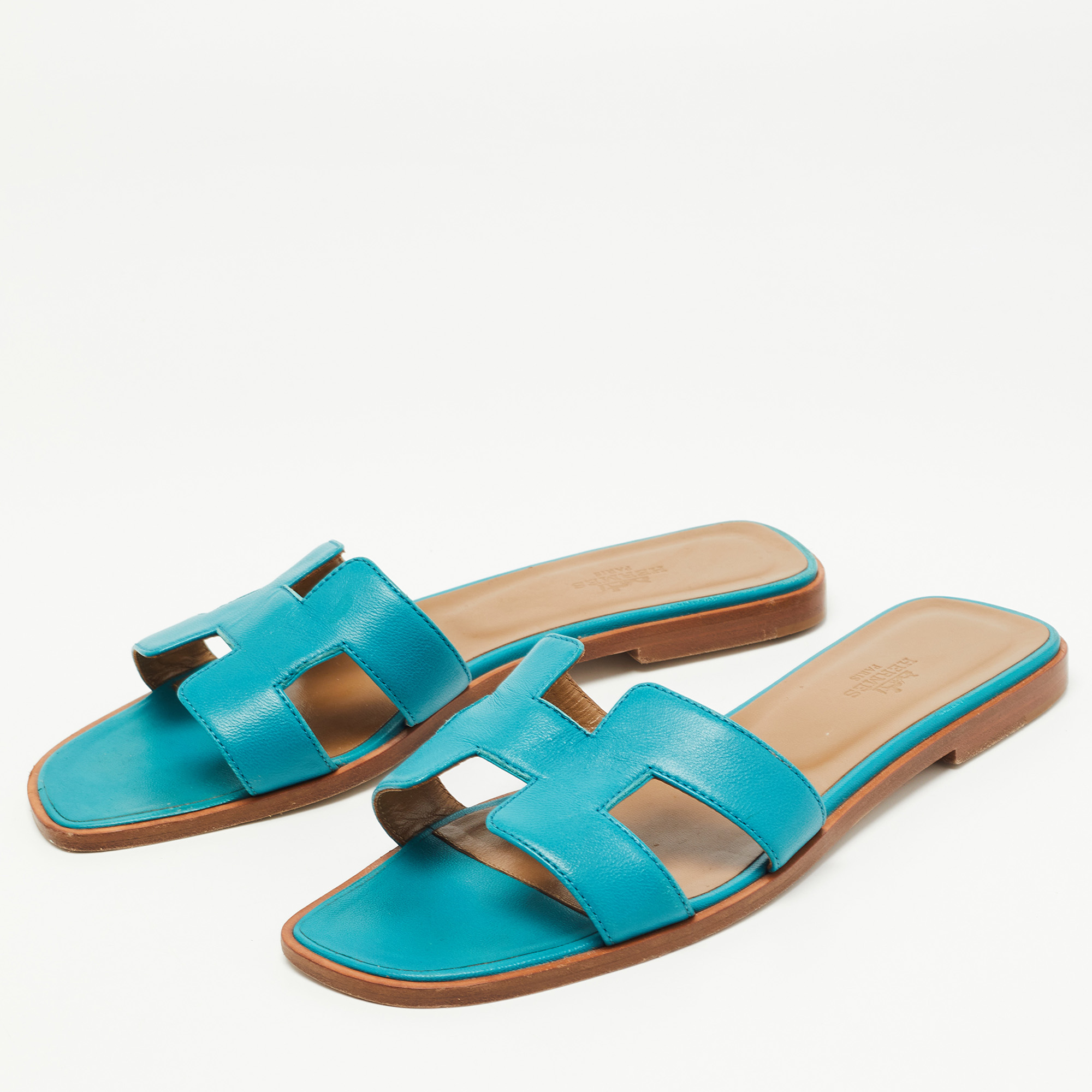 

Hermes Blue Leather Oran Flat Slides Size