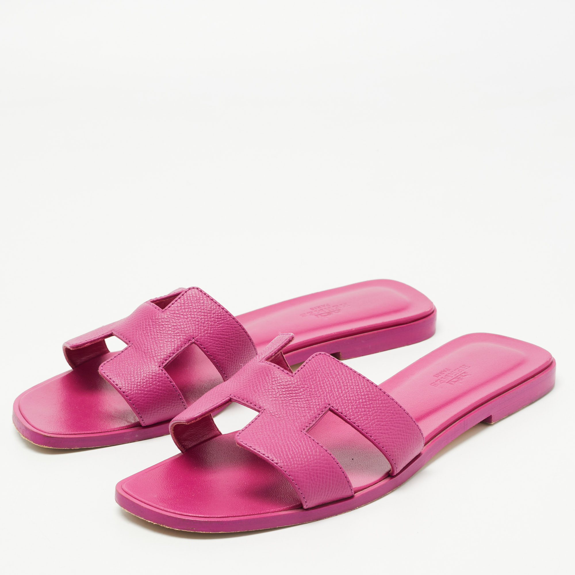 

Hermes Pink Leather Oran Flat Slides Size