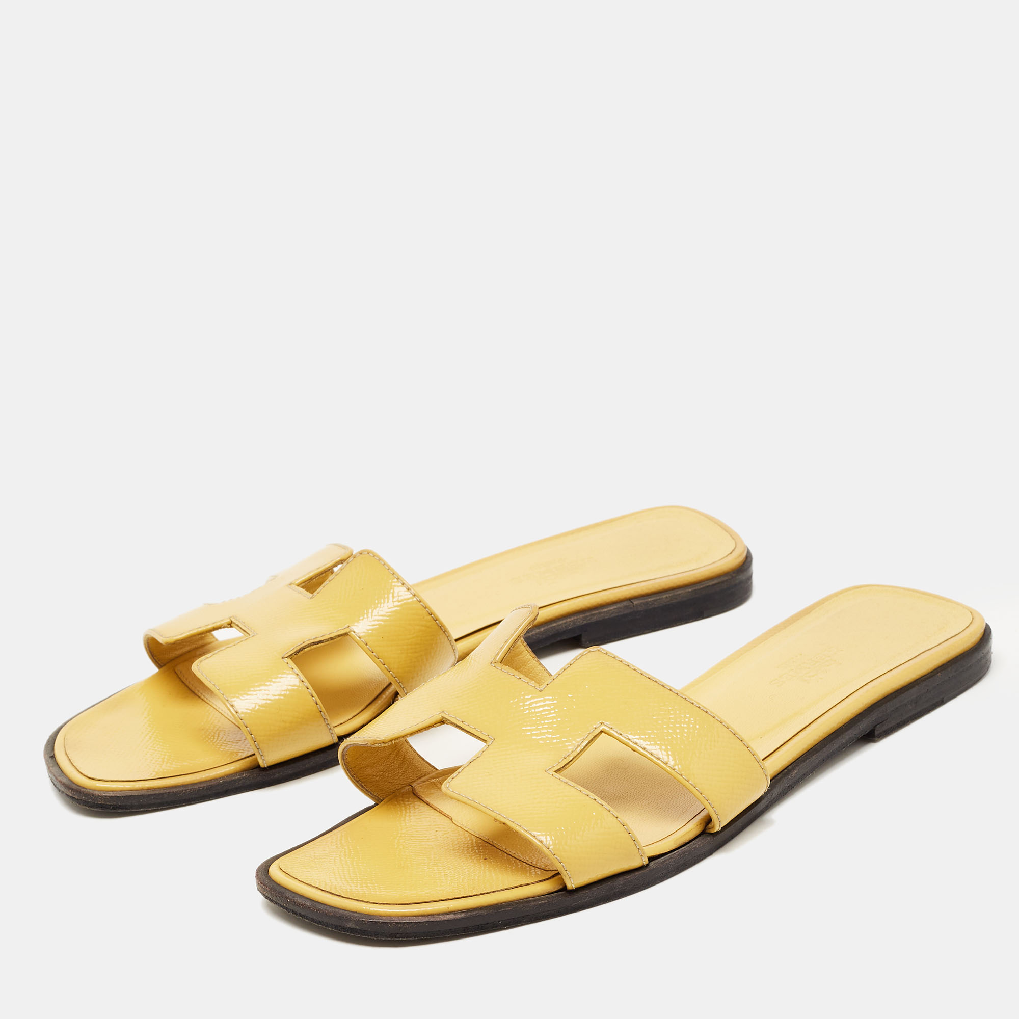 

Hermes Yellow Patent Leather Oran Sandals Size