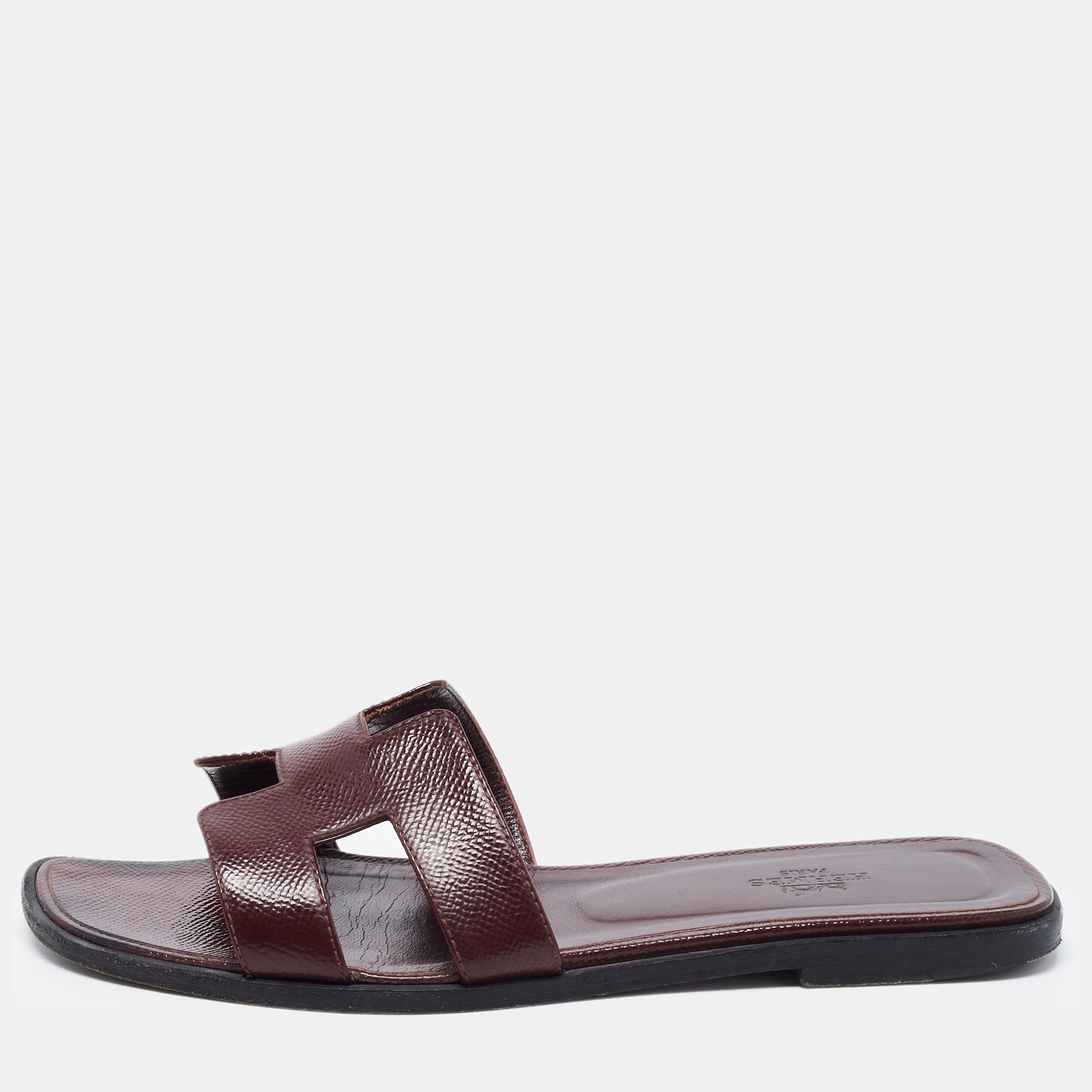 Pre Owned Hermes Burgundy Patent Oran Slide Flats  Size 38