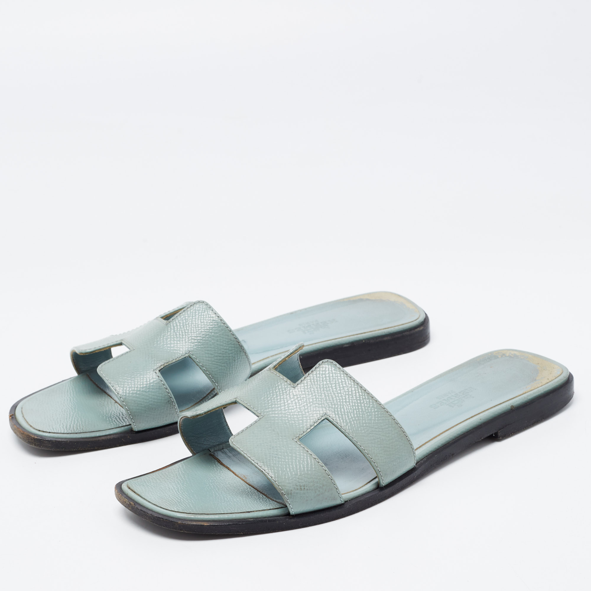 

Hermes Blue Leather Oran Flat Slides Size