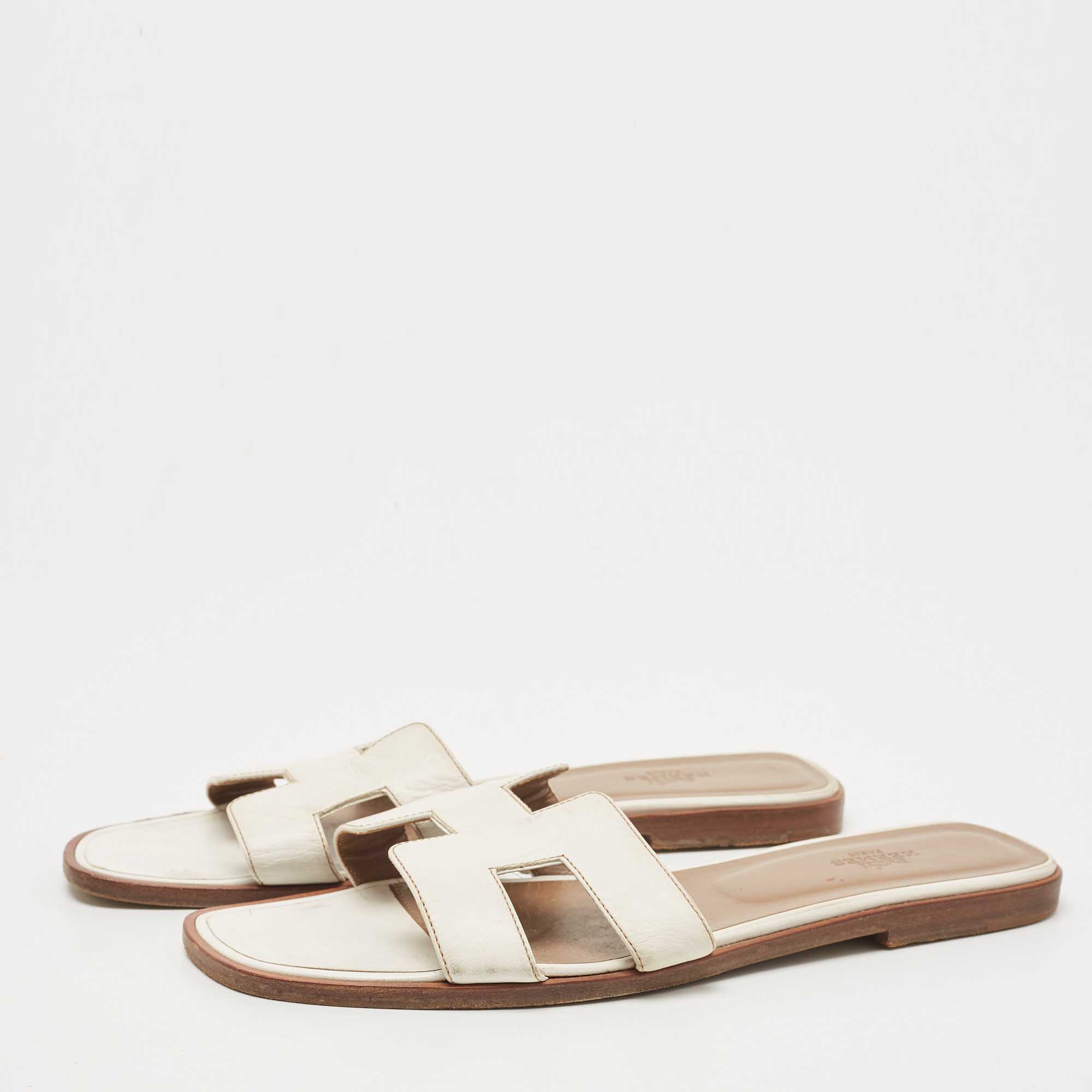 

Hermes White Leather Oran Slide Sandals Size