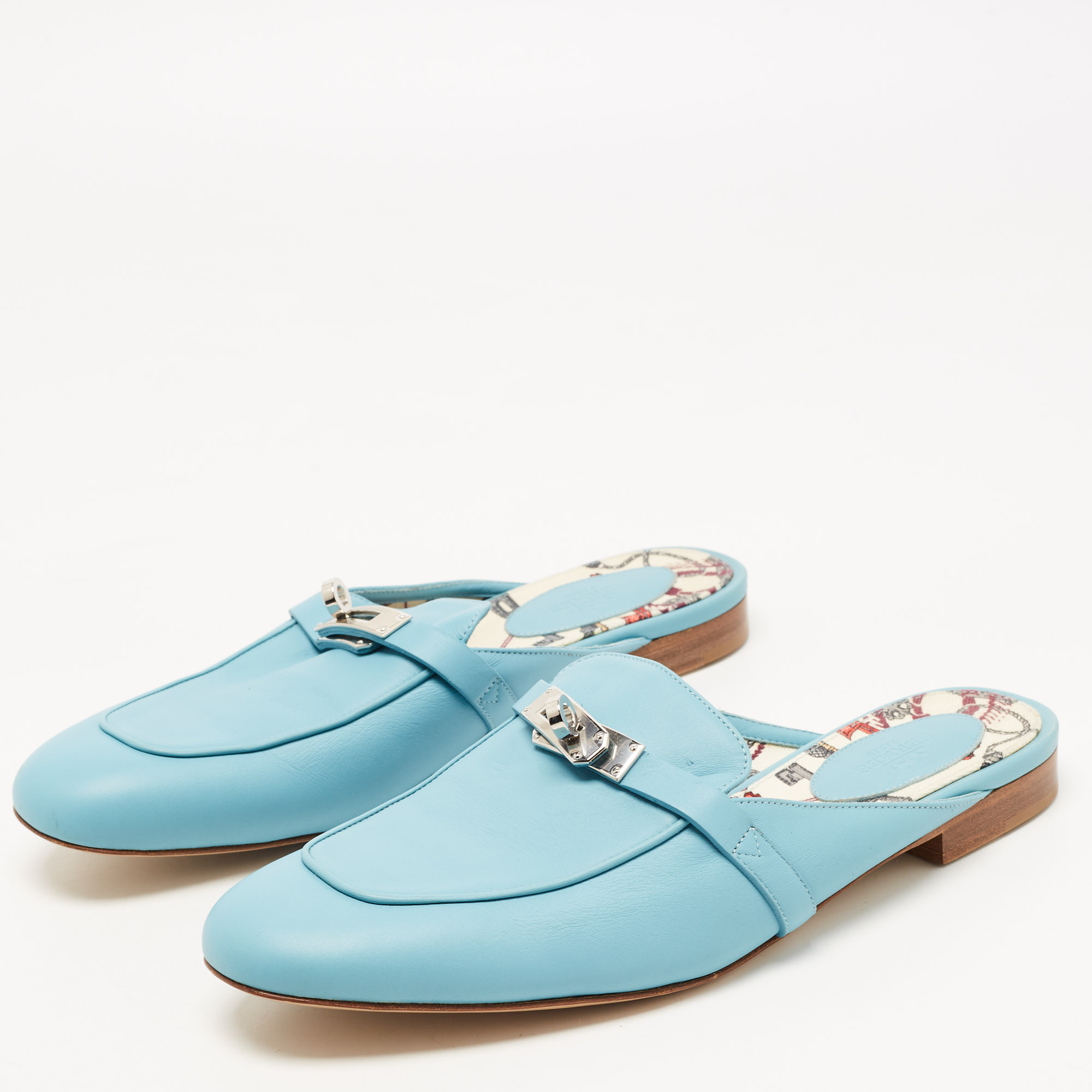 

Hermes Blue Leather Oz Flat Mules Size