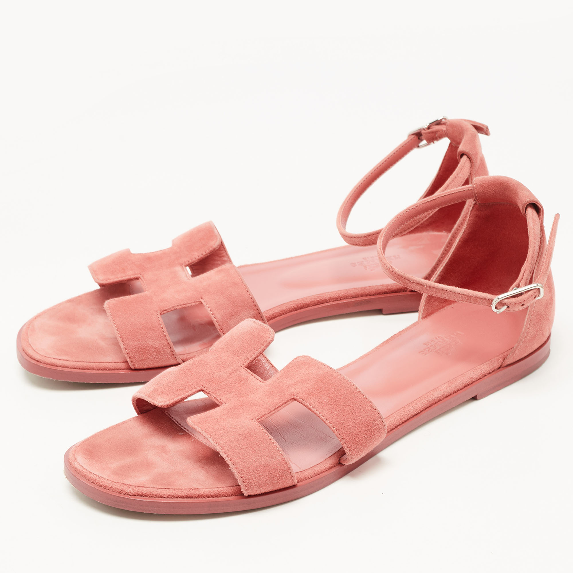 

Hermes Pink Suede Santorini Flat Sandals Size