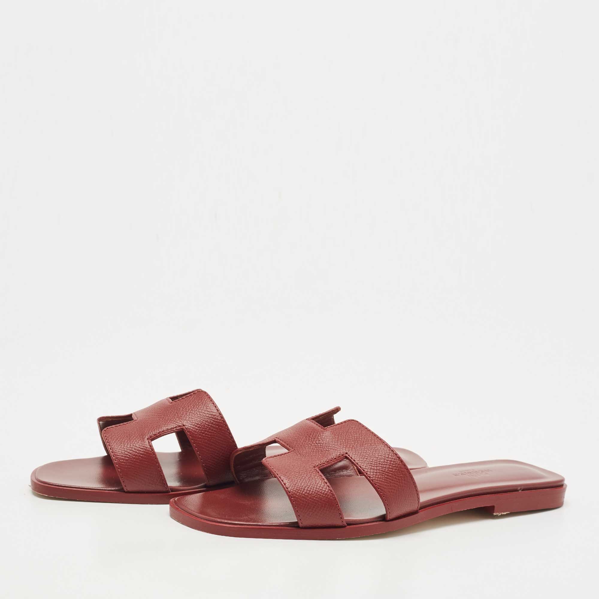 

Hermes Burgundy Leather Oran Flat Slides Size