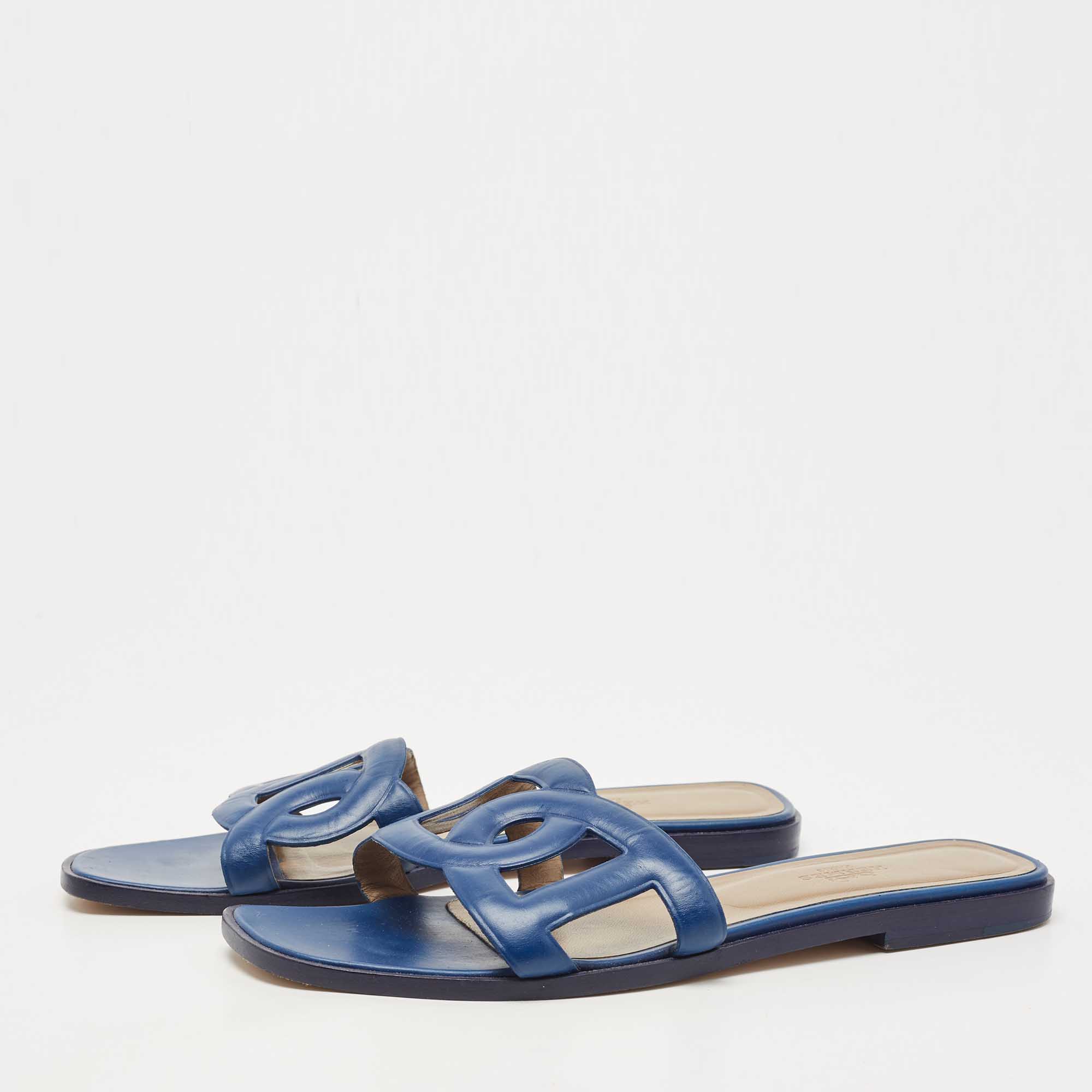 

Hermes Blue Leather Aloha Slide Flats Size